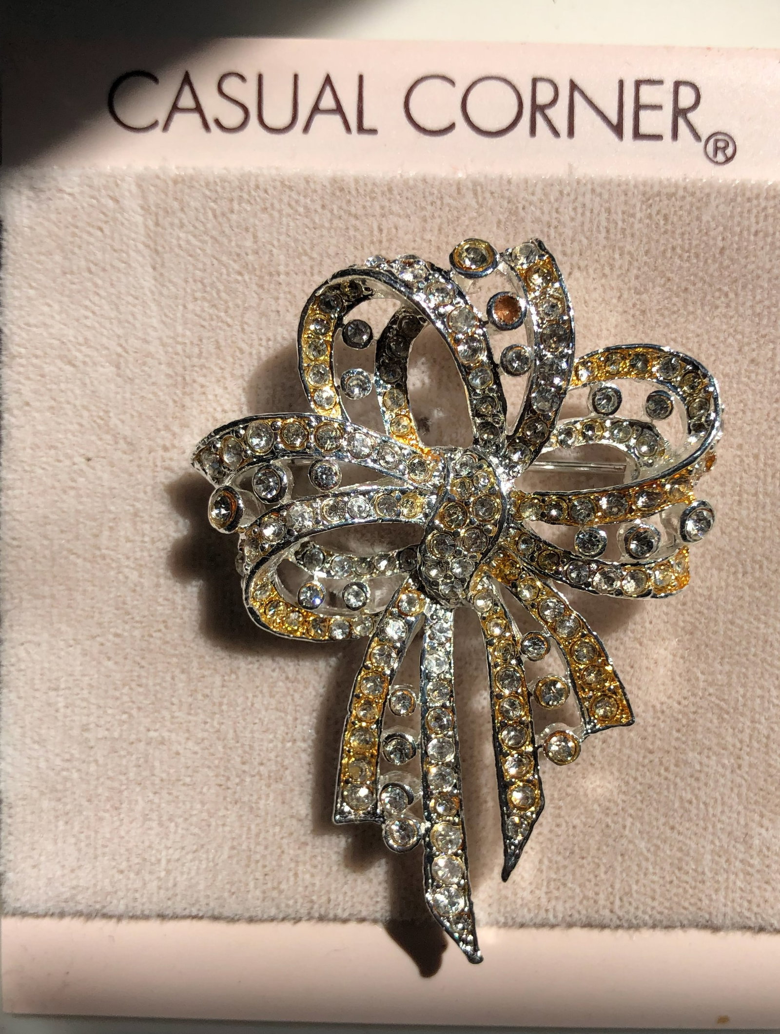 Vintage brooch Pin (1 of 2)