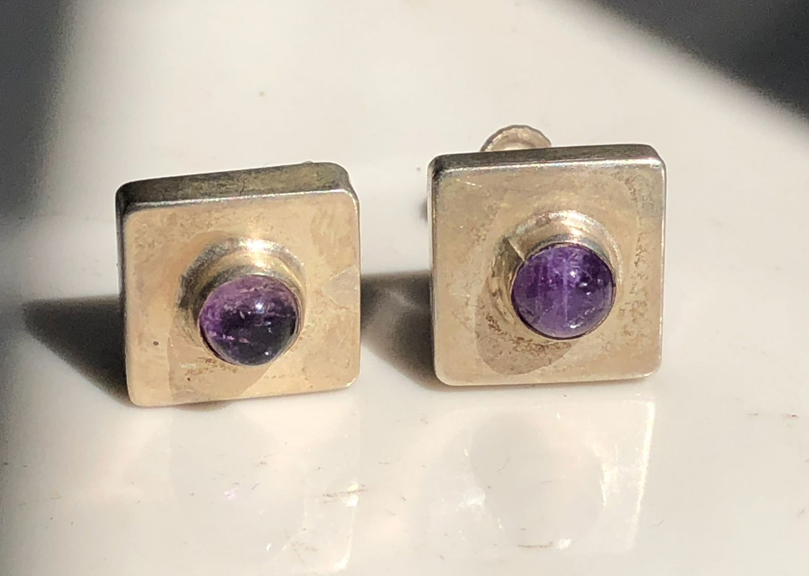 Pair of Silver Earringds: Pair of Silver Earringds