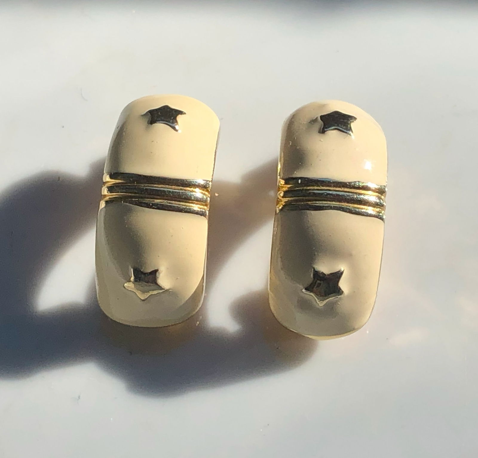 Pair of Earrings: Pair of Earrings