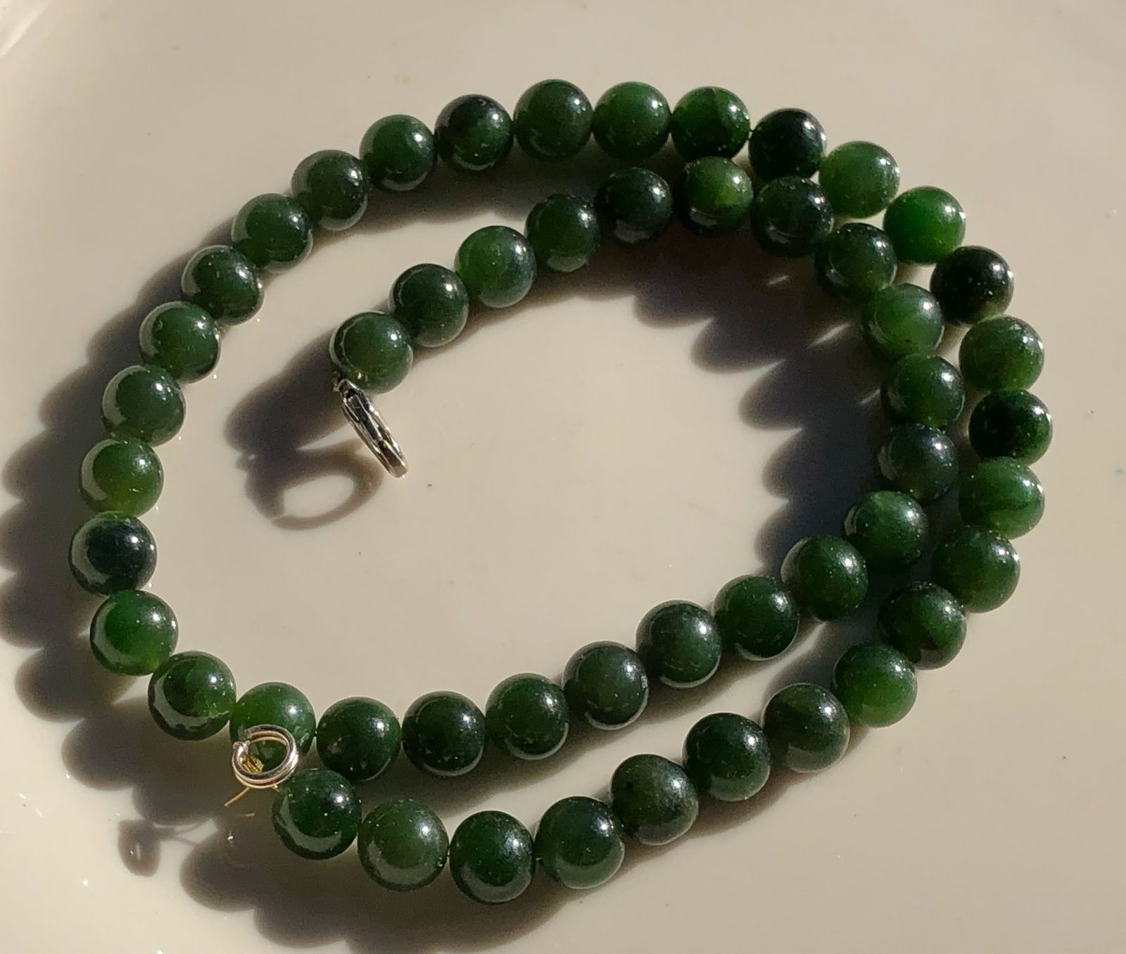 Vintage Green Jade Necklace: Vintage Green Jade Necklace