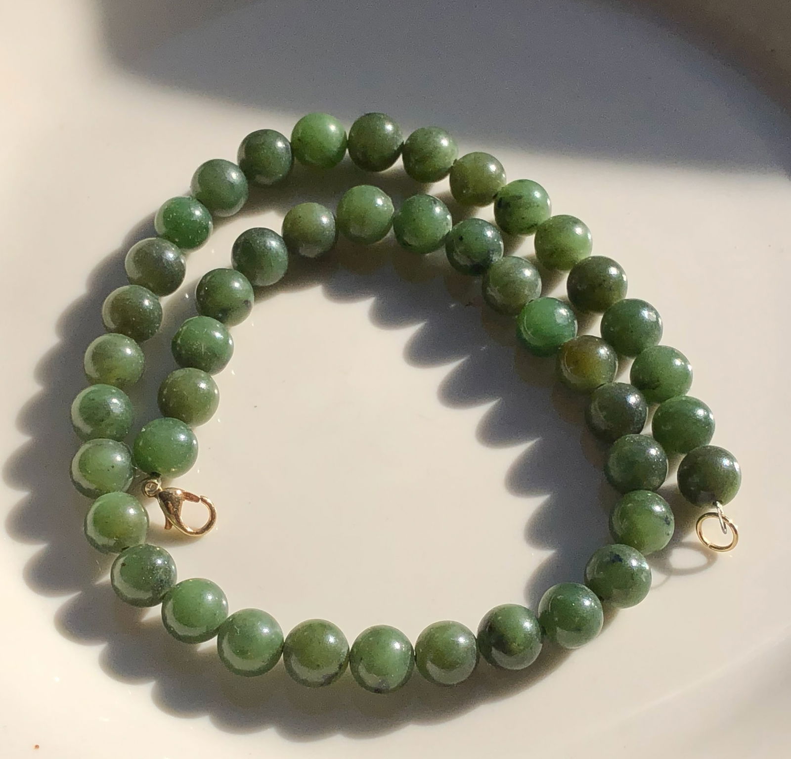 Vintage Green Jade Necklace, Size of bead: 10mm: Vintage Green Jade Necklace, Size of bead: 10mm
