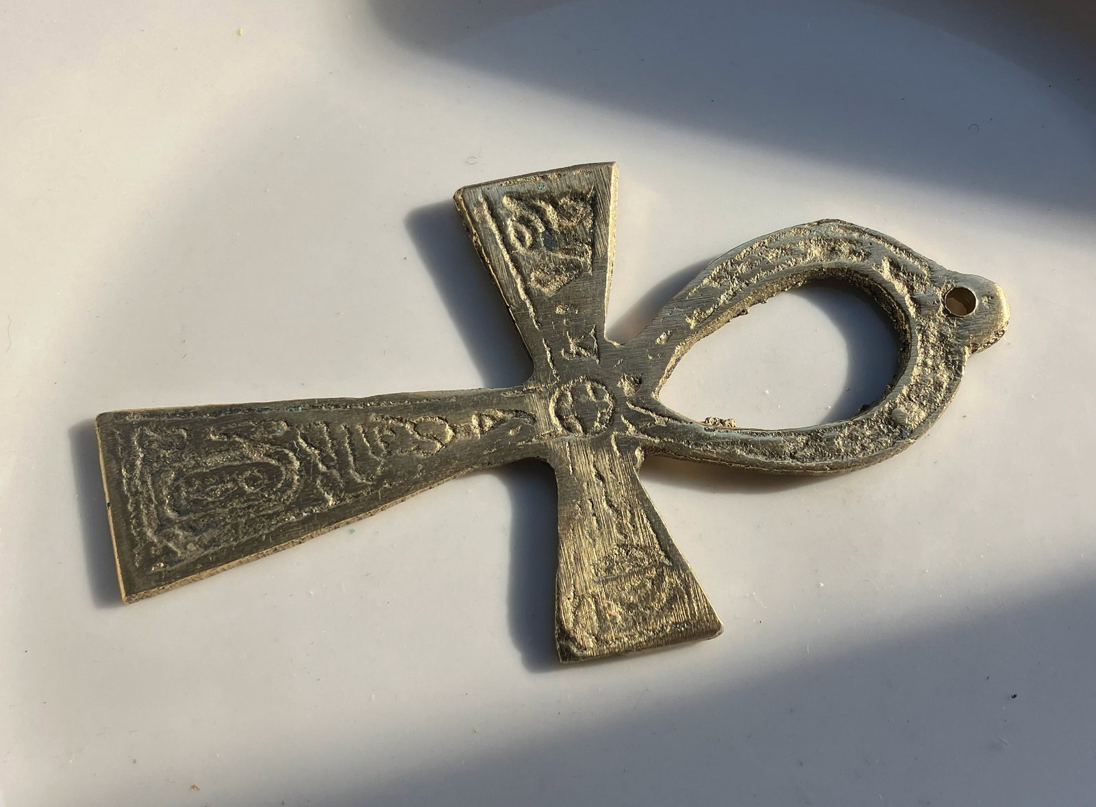 Vintage Pendant: Vintage Pendant, Size: 3"