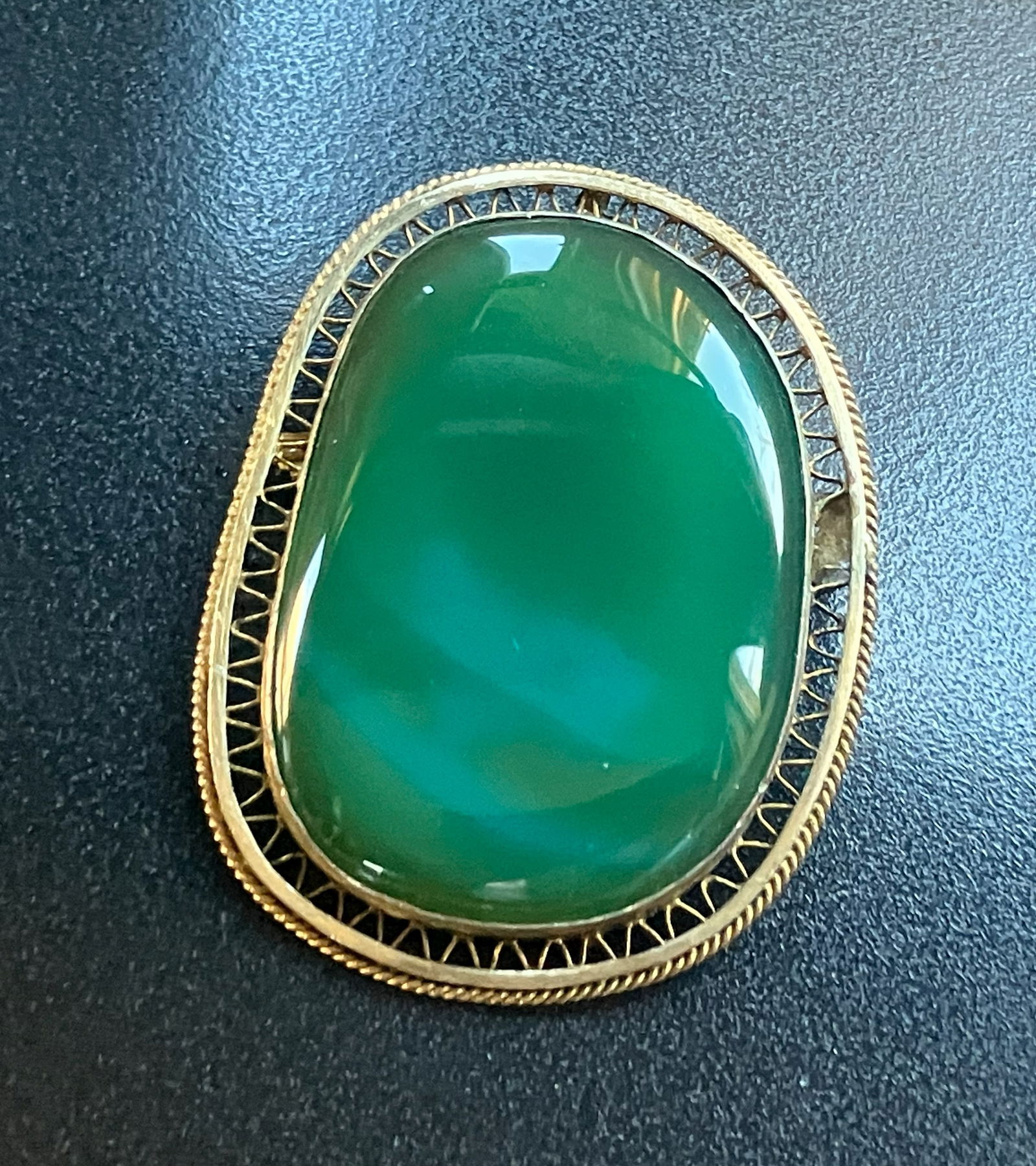Antique Green Agate Brooch Pin: Antique Green Agate Brooch Pin, Size: 2"