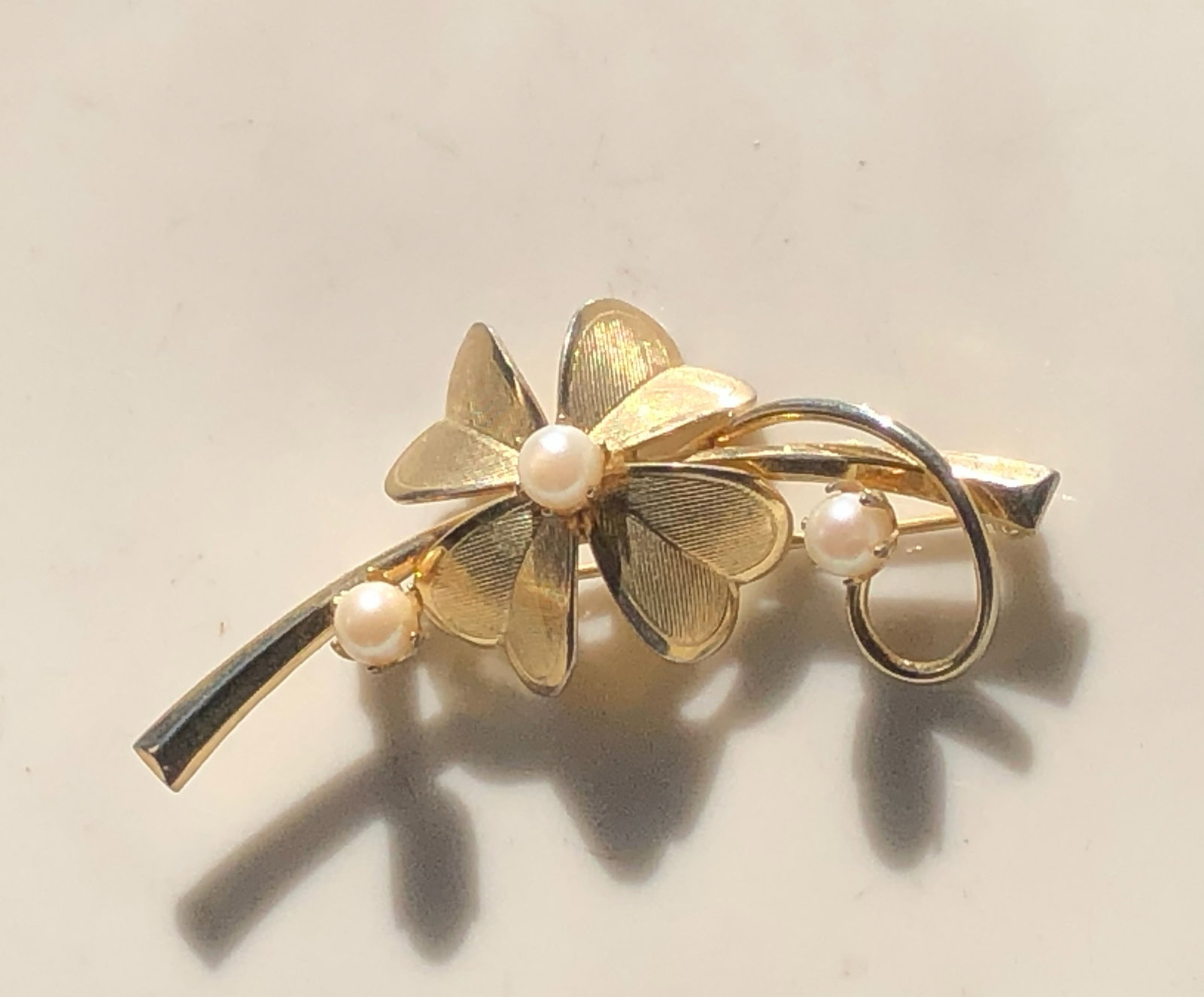 Vintage Gold Filled Brooch Pin (1 of 2)
