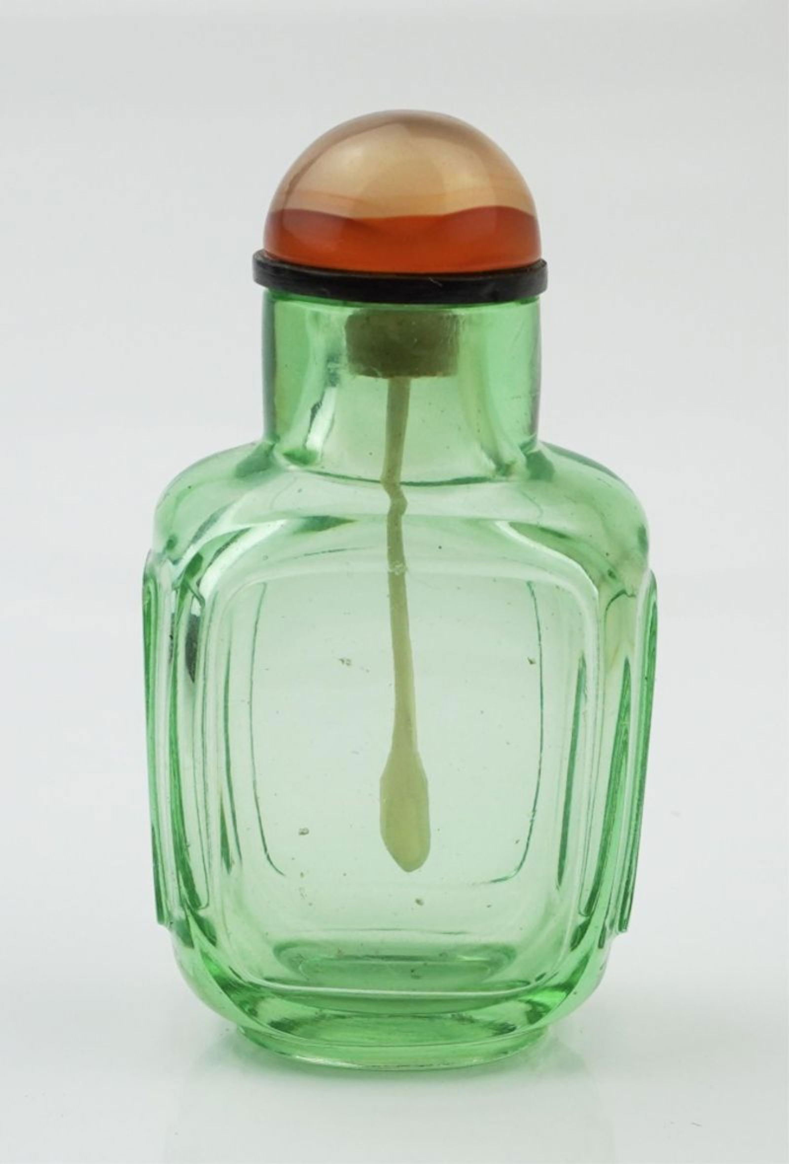 Antique Glass Snuff bottle: Antique Glass Snuff bottle, Size: 3"