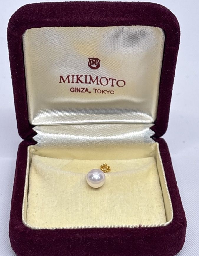 14K Gold Mikimoto pearl tie tac, with original box (1 of 2)