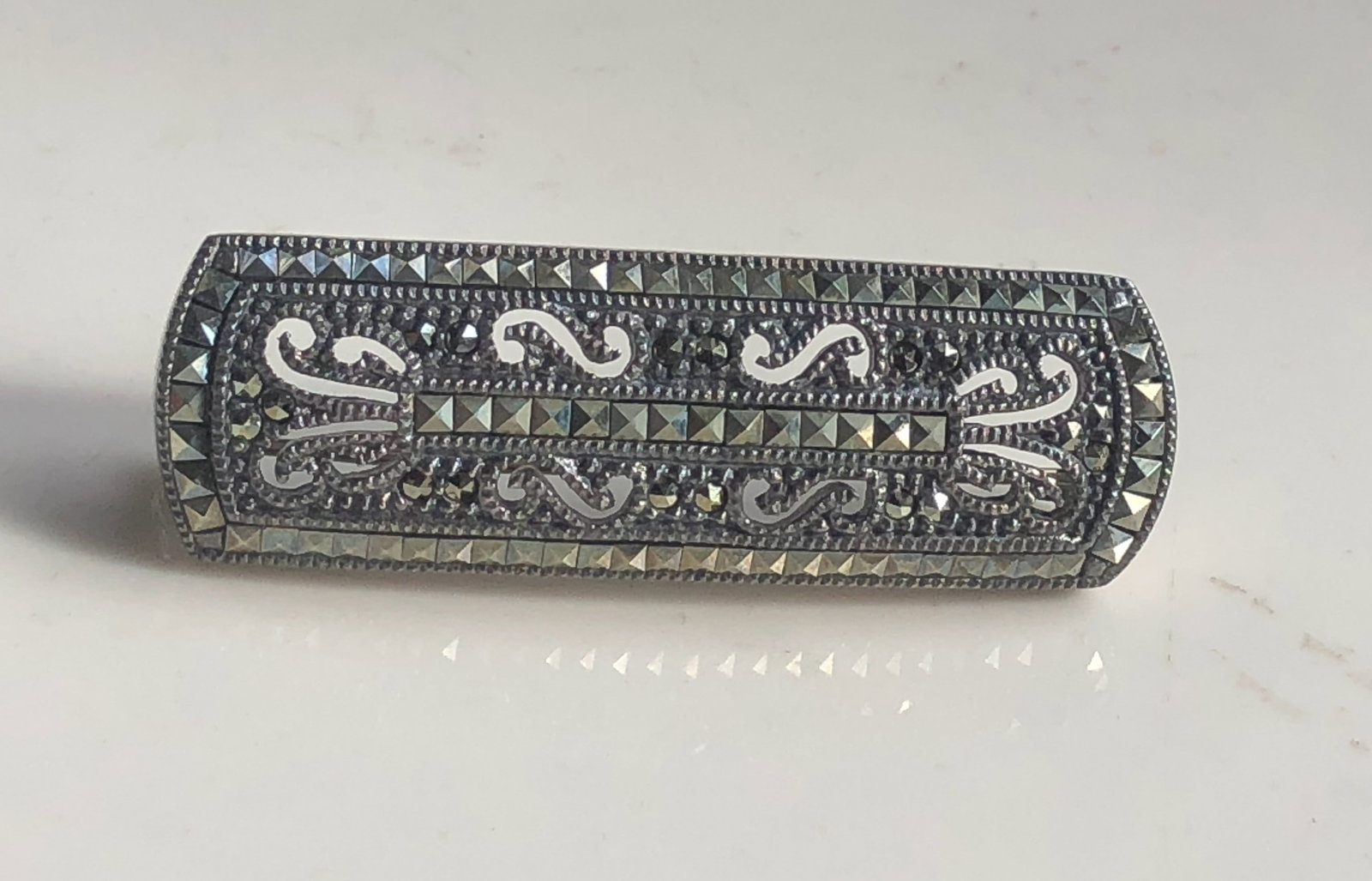 Vintage Silver Brooch Pin: Vintage Silver Brooch Pin, Size: 2", weight 15g