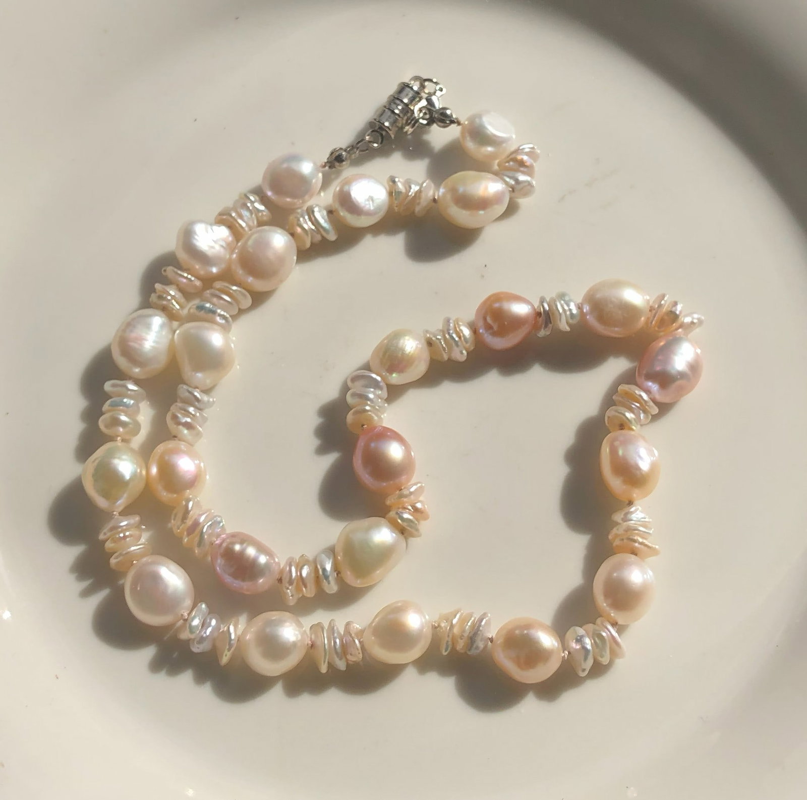 Vintage Pearl Necklace (1 of 3)