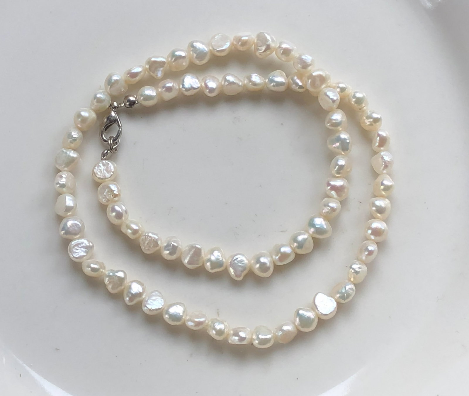 Vintage Pearl Necklace (1 of 2)