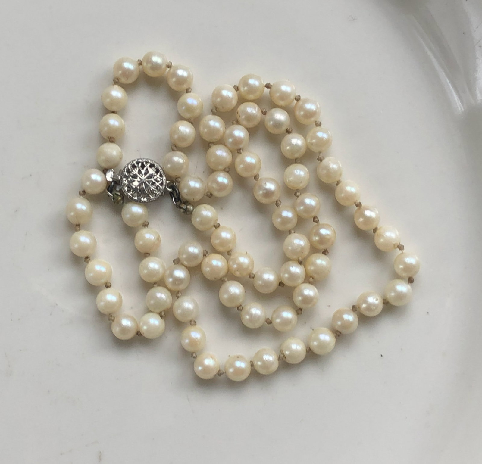 Vintage Pearl Necklace (1 of 1)