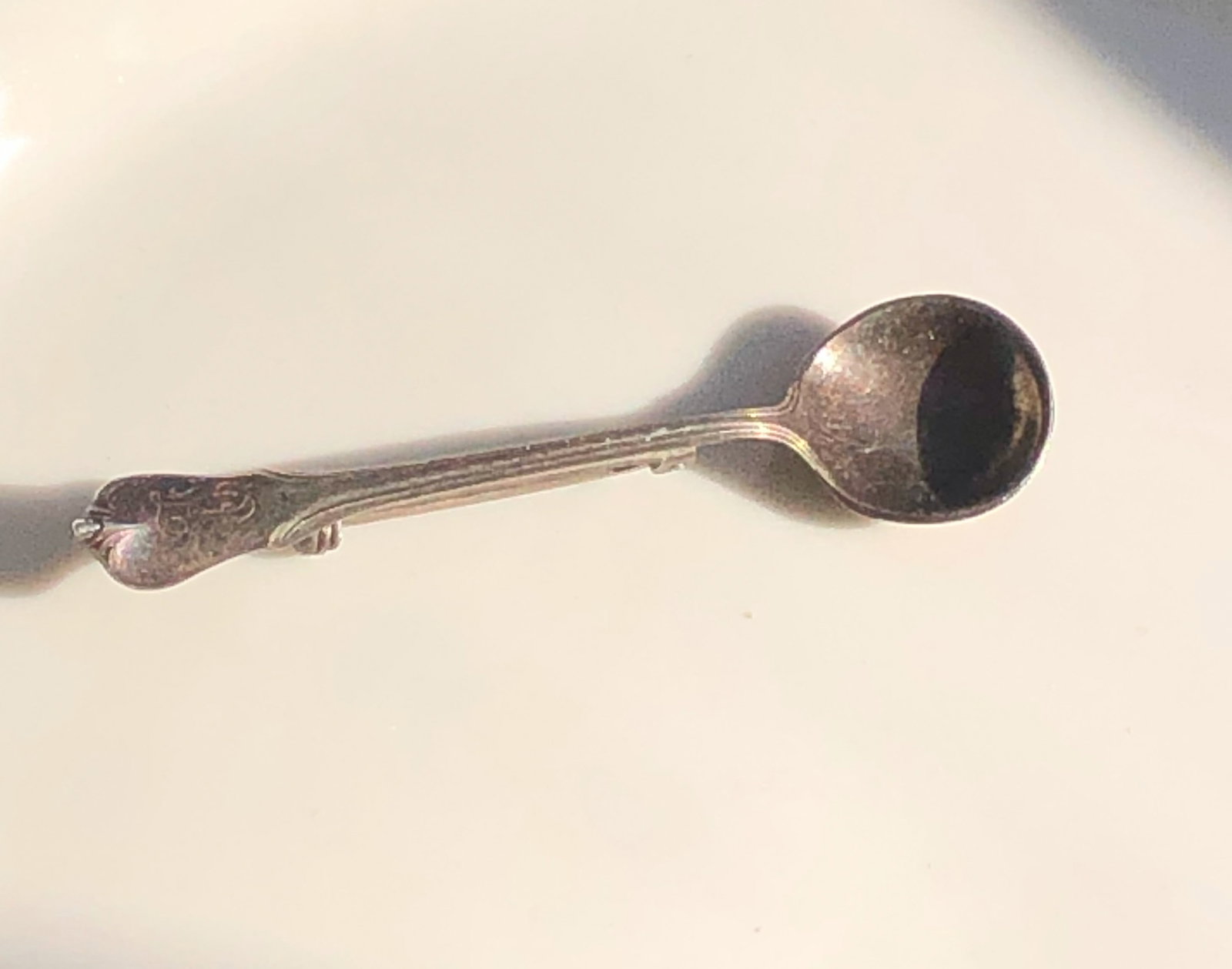 Vintage Silver Brooch Pin: Vintage Silver Brooch Pin