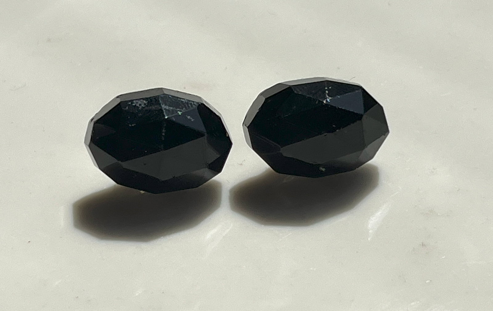 Pair of 14K Gold Earrings: Pair of 14K Gold Earrings