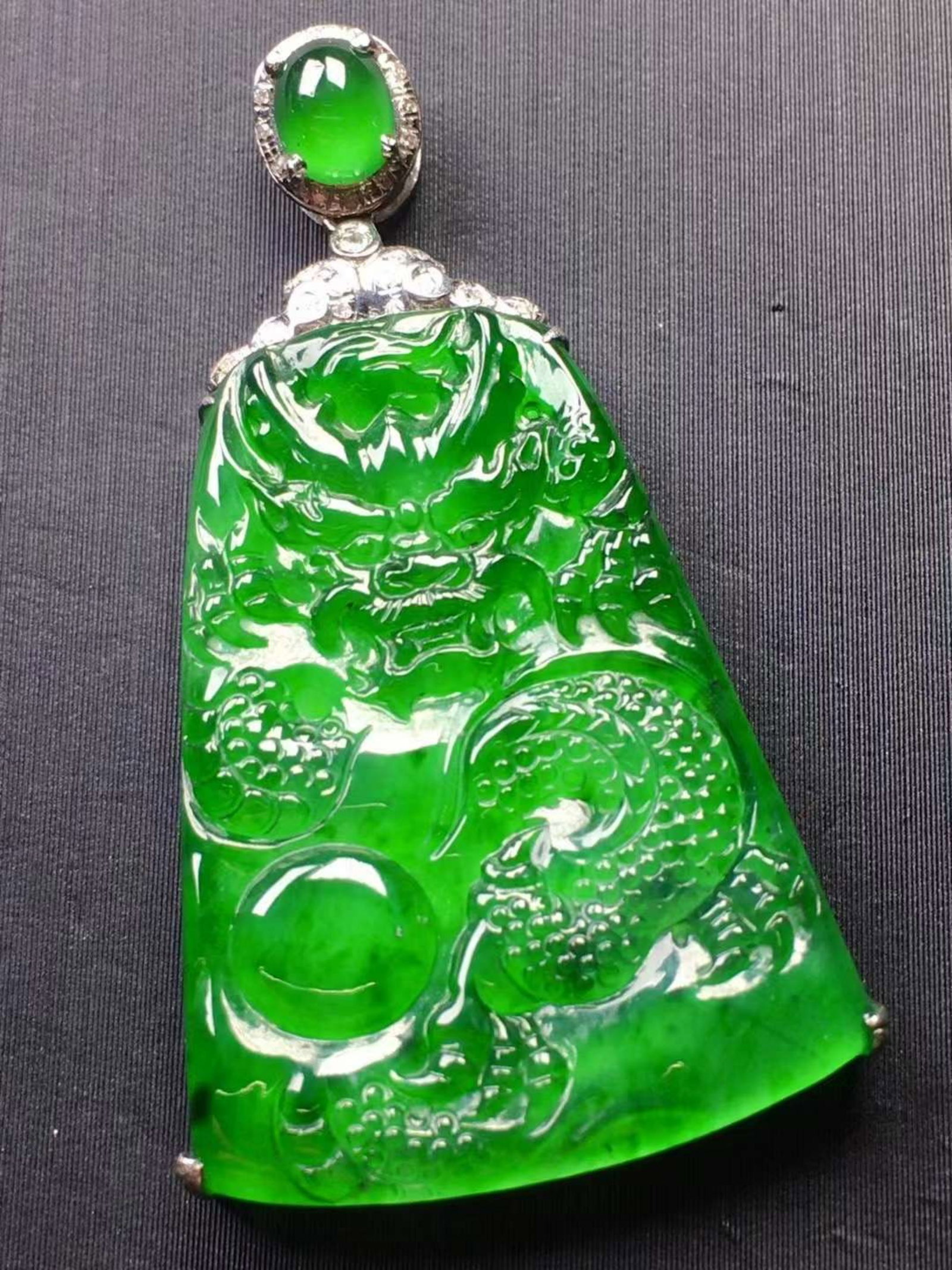 18K Gold Diamond Natural Jadeite Dragon Pendnat: 18K Gold Diamond Natural Jadeite Dragon Pendnat, Size : 1.5"