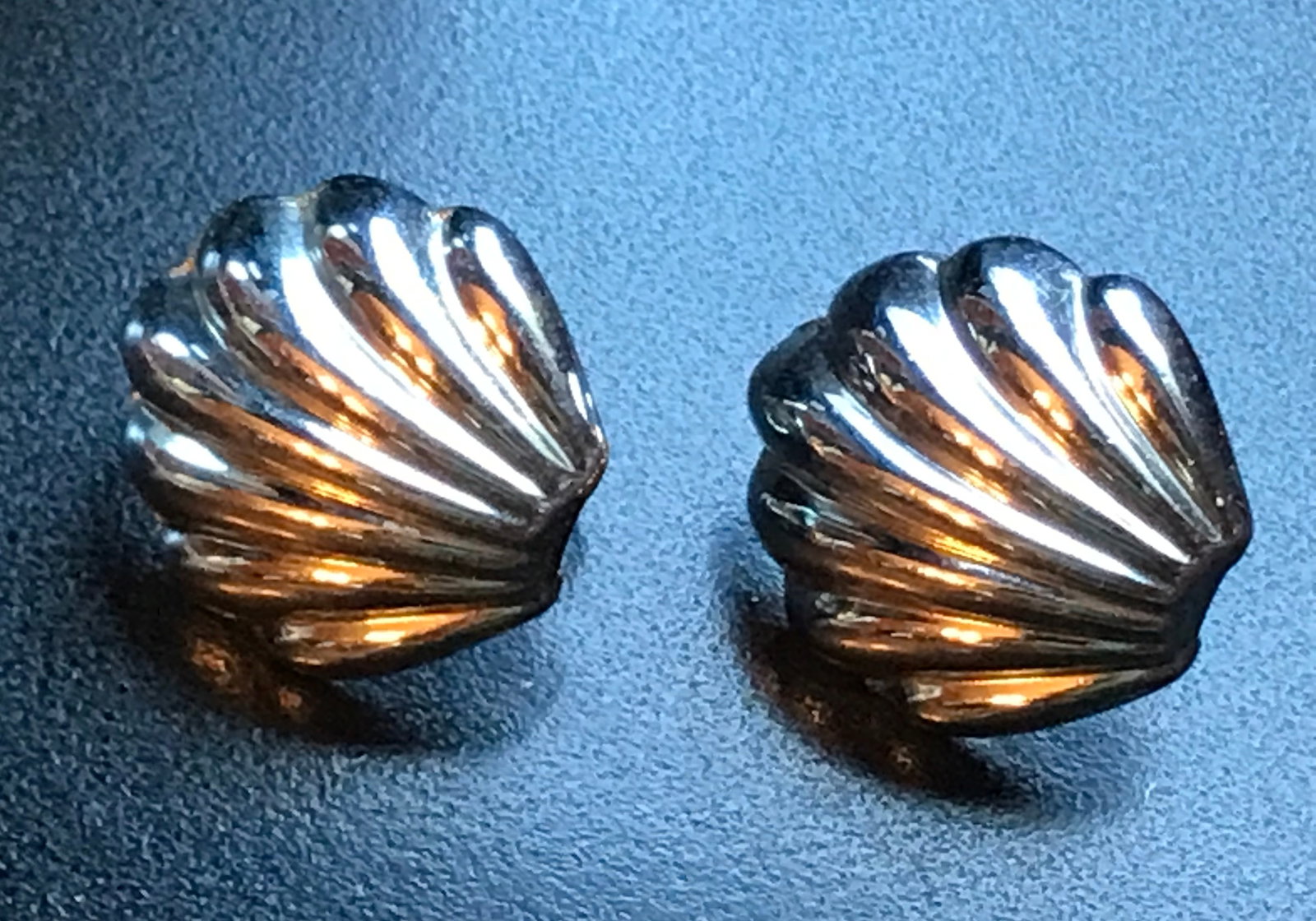pair of Napier seashell design earings (1 of 4)