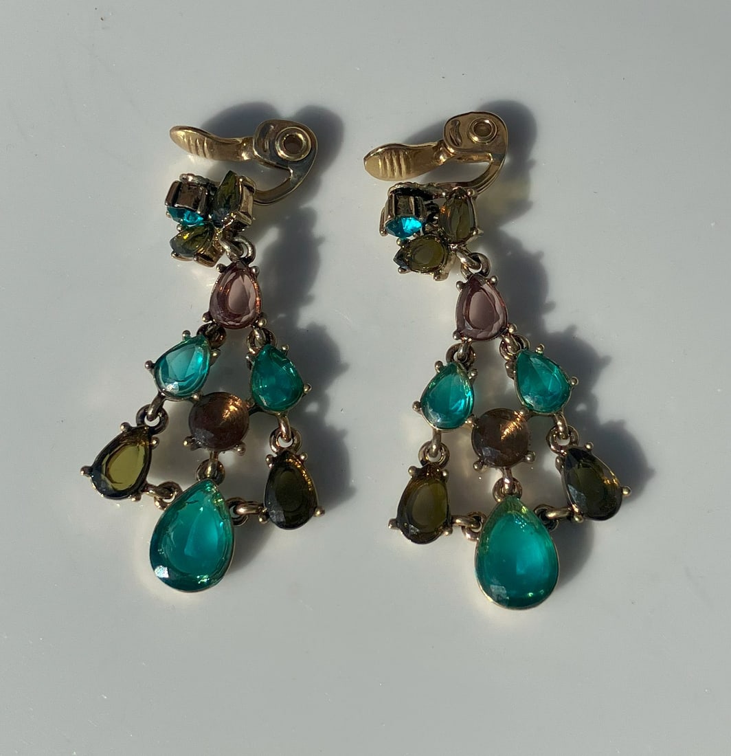 Pair of Earrings: Pair of Earrings