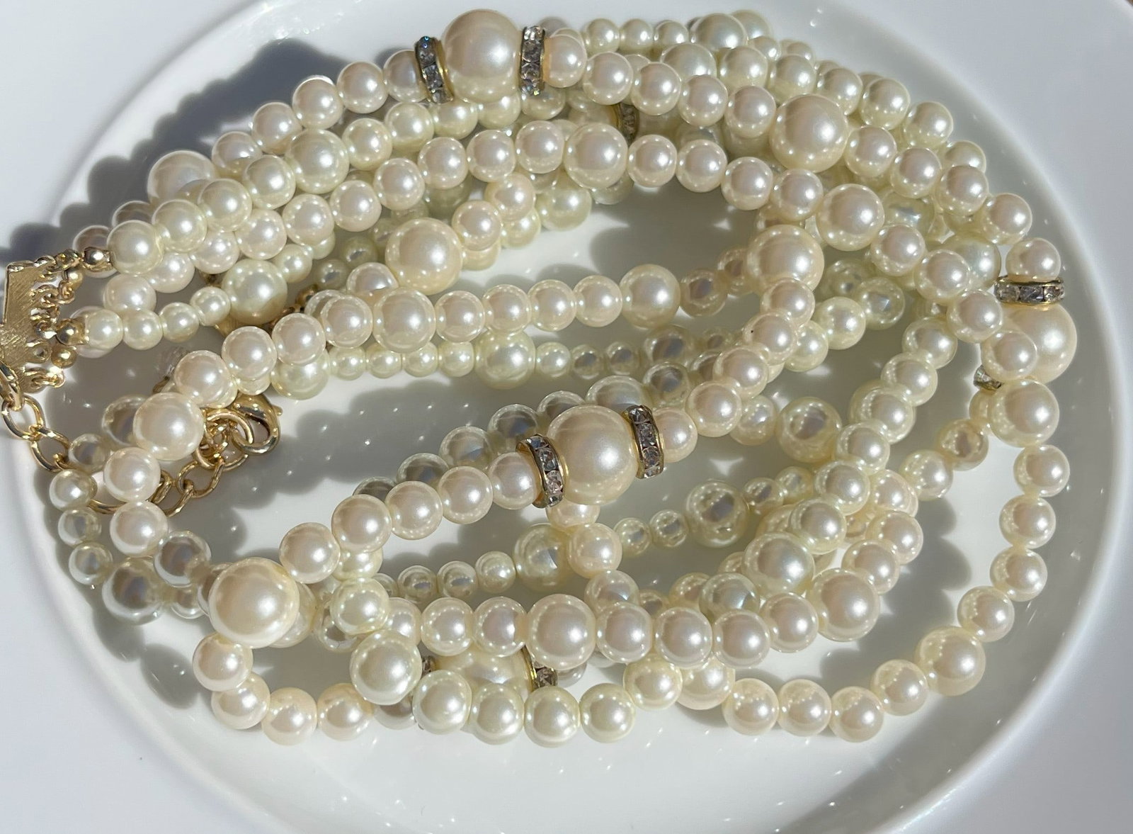 Faux Pearl Necklace (1 of 1)