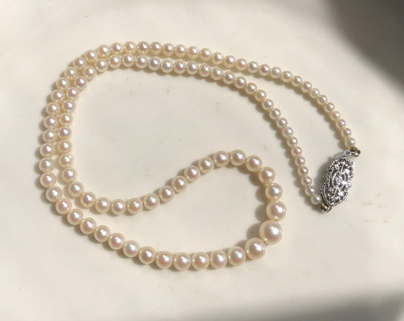 Sea Pearl Necklace with 14K Gold Clasp: Sea Pearl Necklace with 14K Gold Clasp weight 2.5g