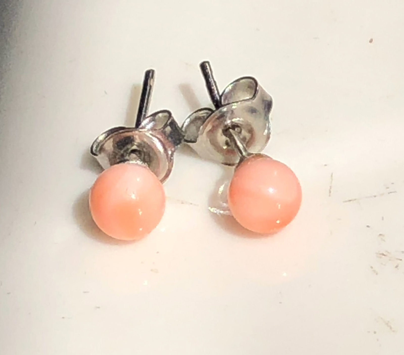 Pair of Coral Earringds: Pair of Coral Earringds