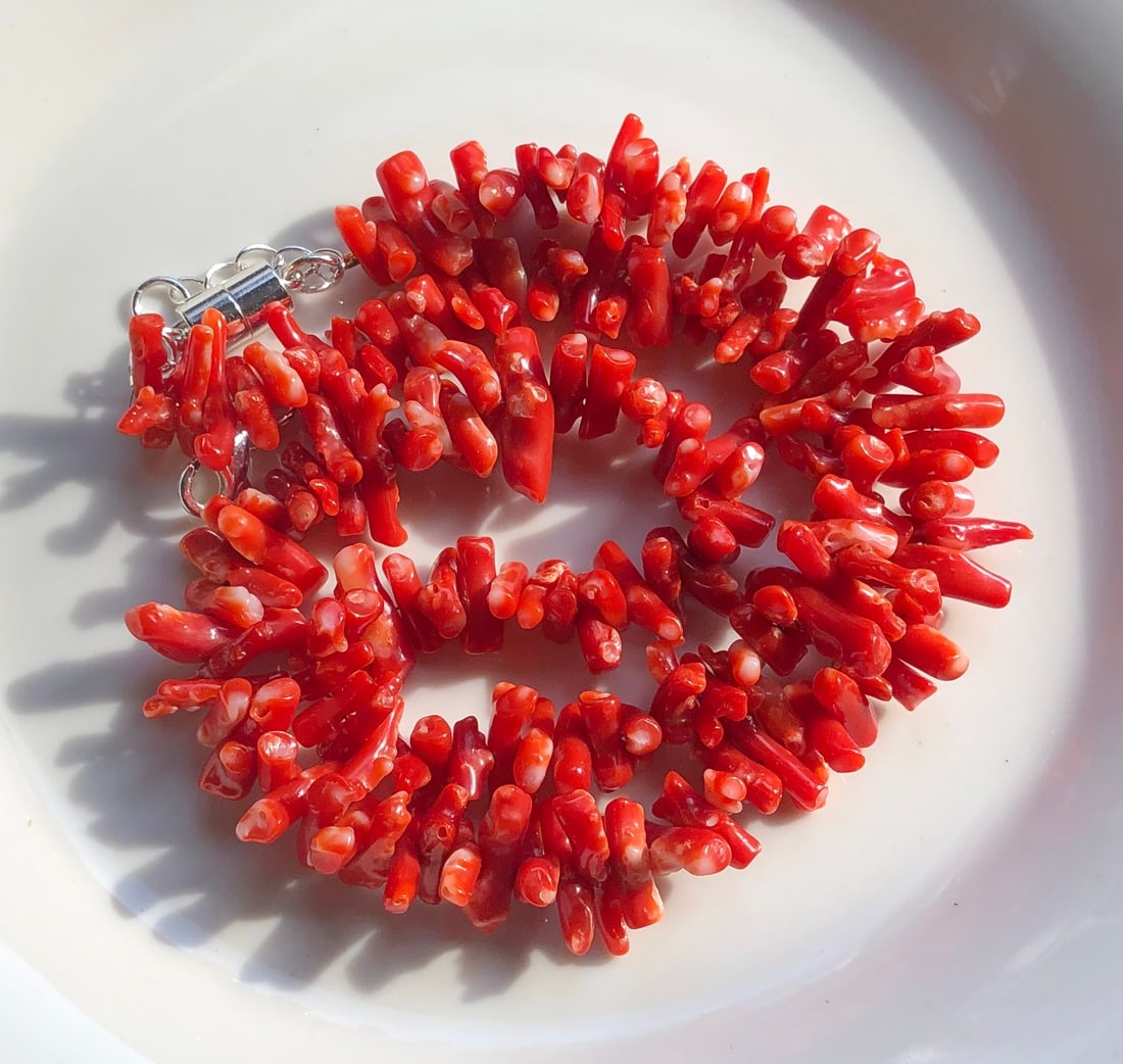 Vintage Coral Necklace: Vintage Coral Necklace, Length: 24"