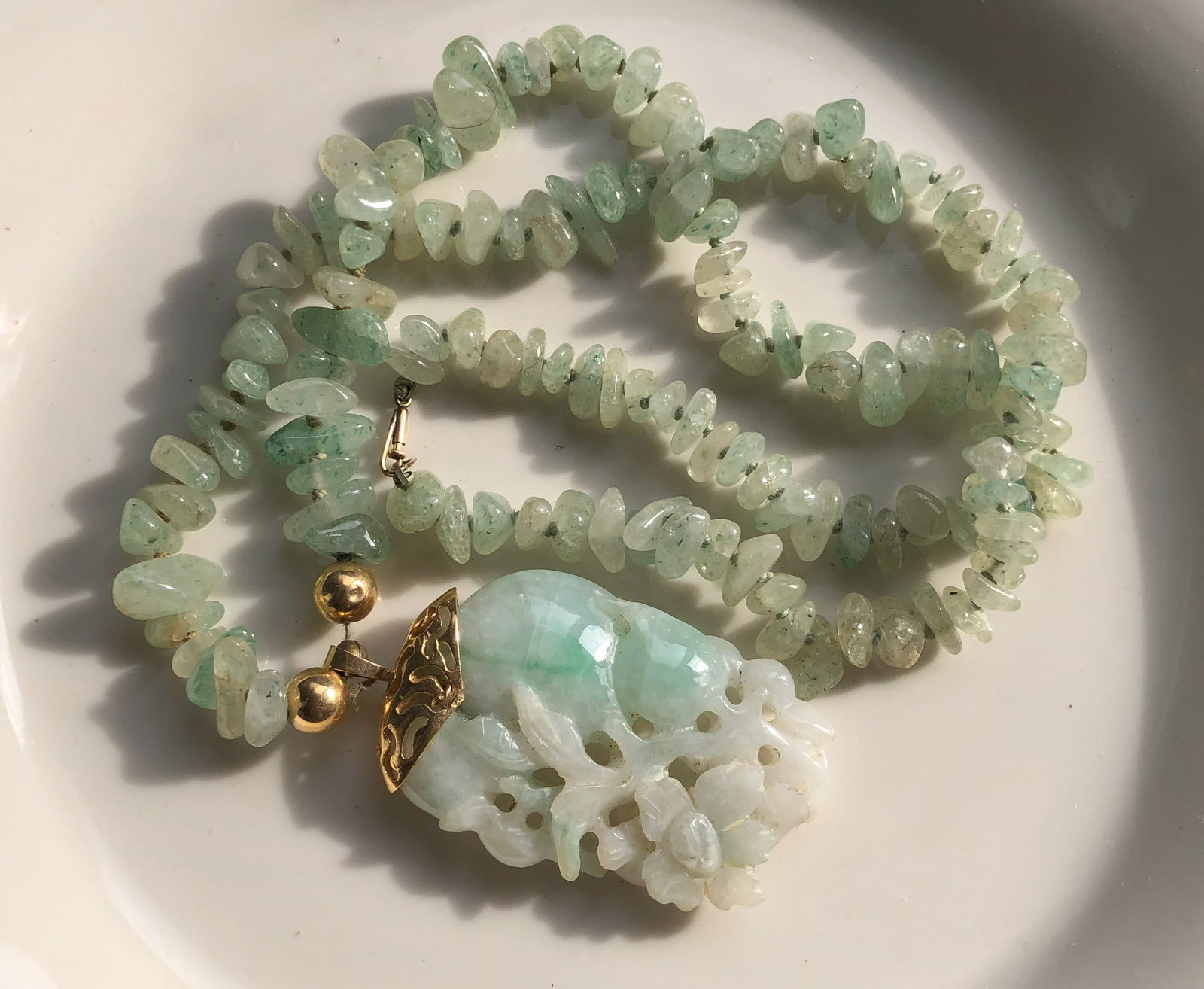 14K Gold Bale Jadeite Necklace: 14K Gold Bale Jadeite Necklace