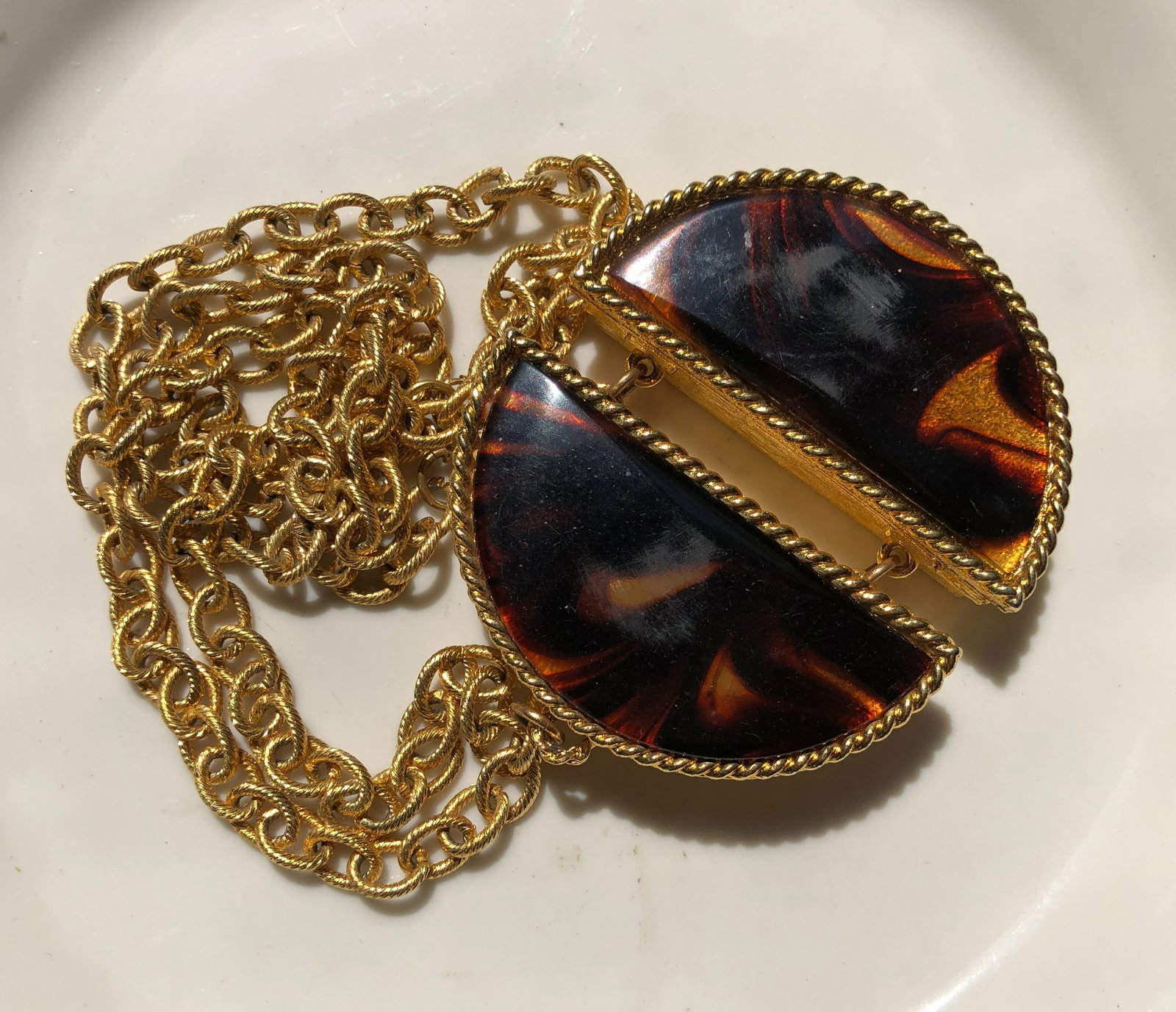 Vintage Necklace: Vintage Necklace