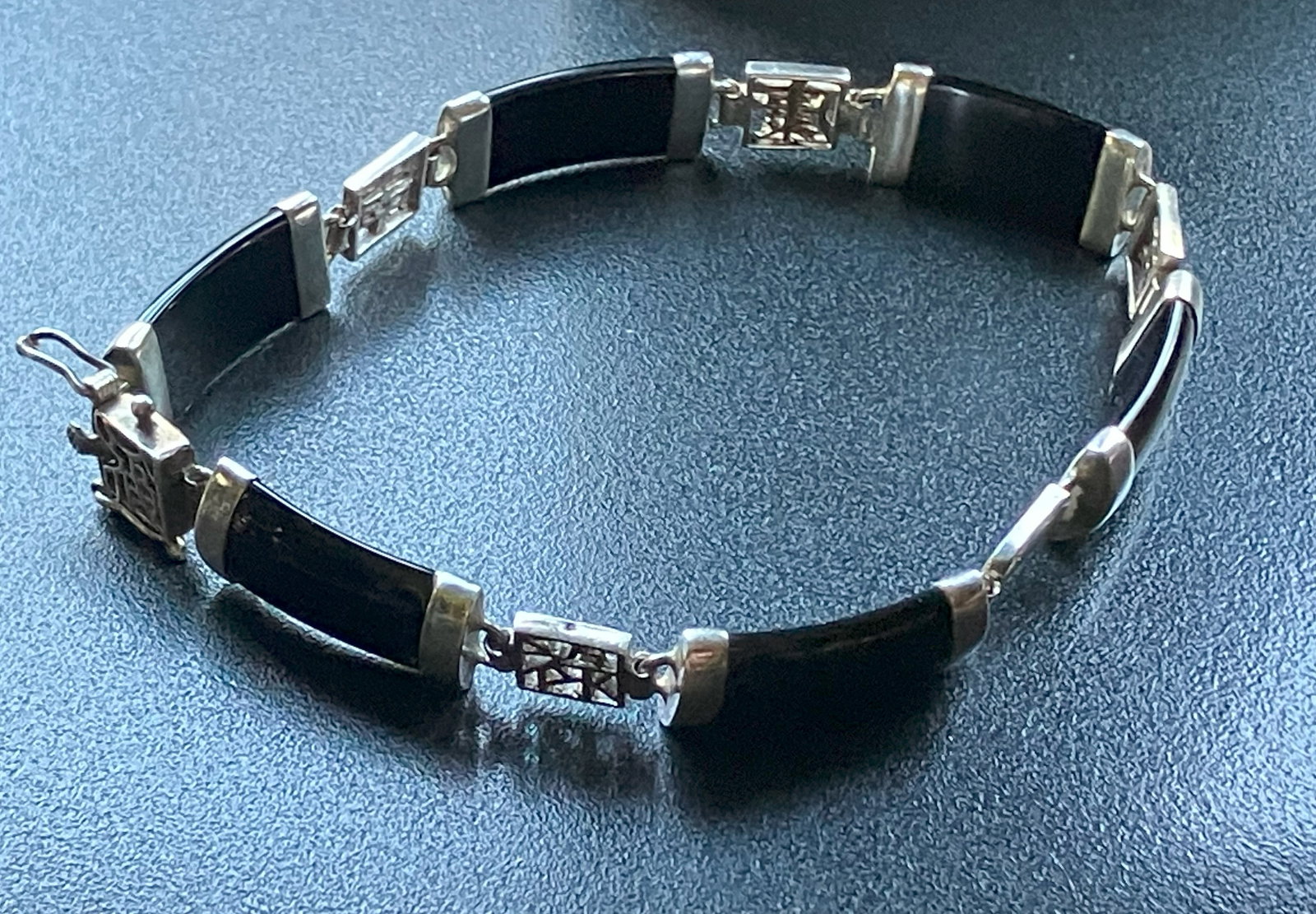 Vintage Silver Bracelet: Vintage Silver Bracelet, weight 12.2g