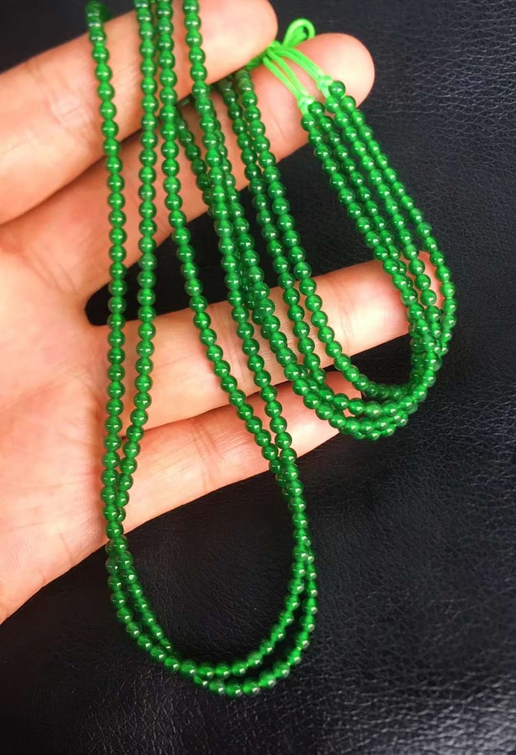 Natural Green Jadeite Necklace (1 of 1)