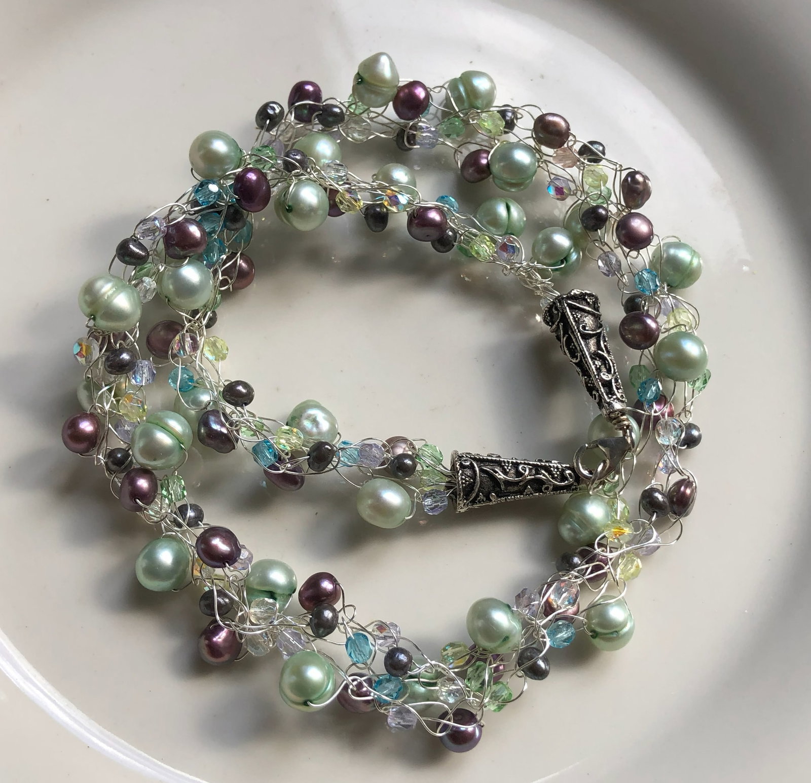 Vintage Pearl Neclace with silver clasp: Vintage Pearl Neclace with silver clasp