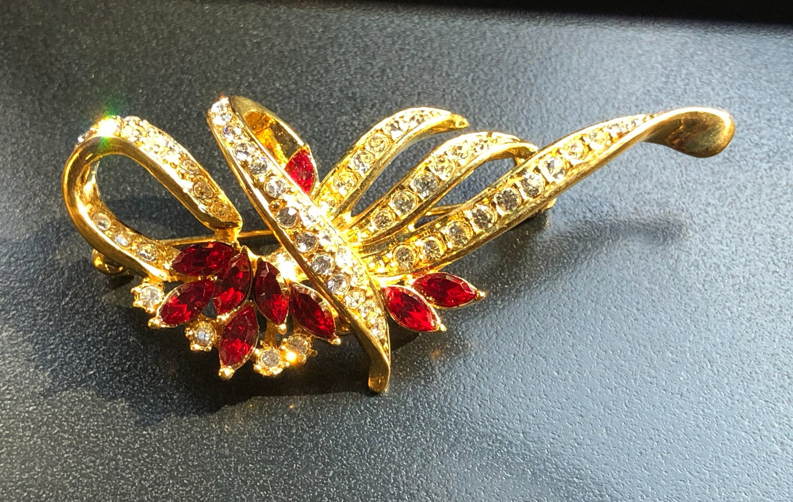 Vinage Brooch Pin (1 of 2)