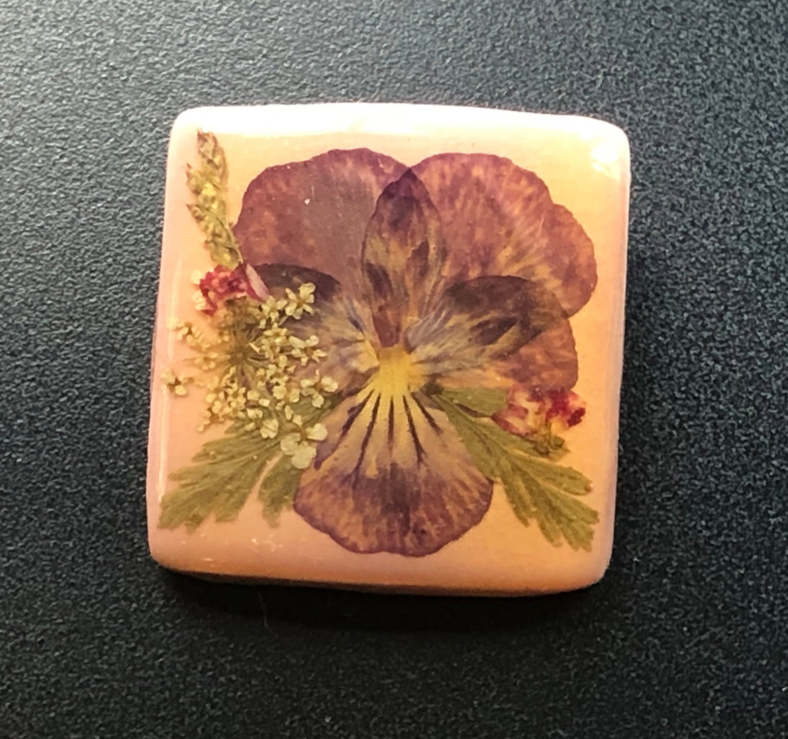 Vintage Brooch Pin: Vintage Brooch Pin, Size: 1.3"