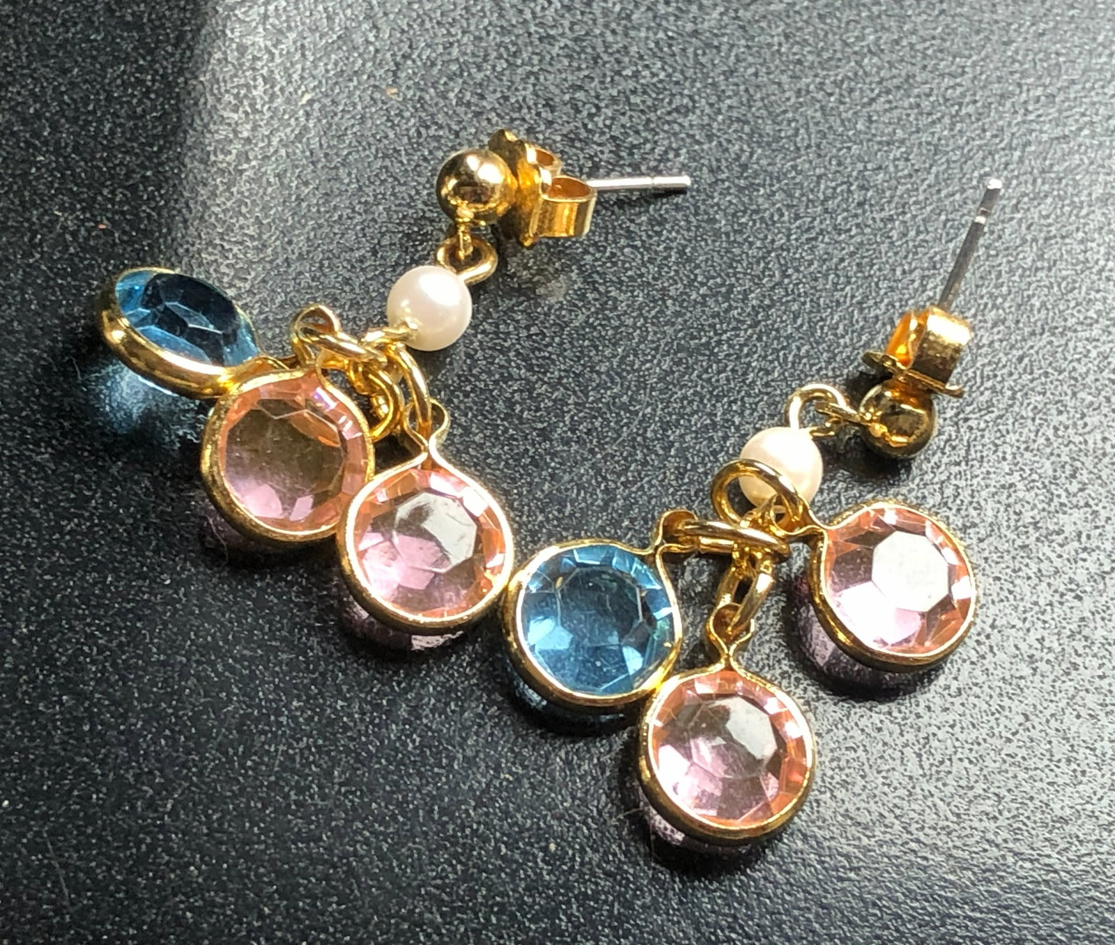 Pair of Earrings: Pair of Earrings