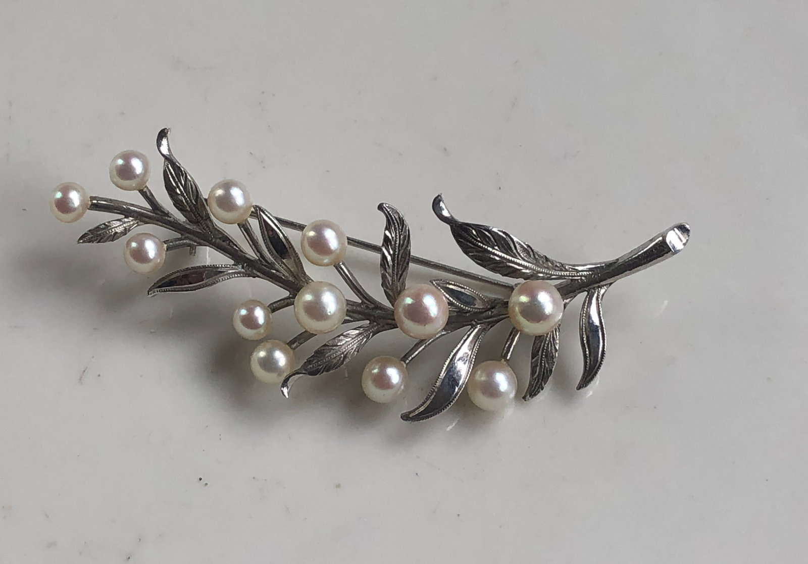Vintage Silver Pearl Brooch Pin: Vintage Silver Pearl Brooch Pin