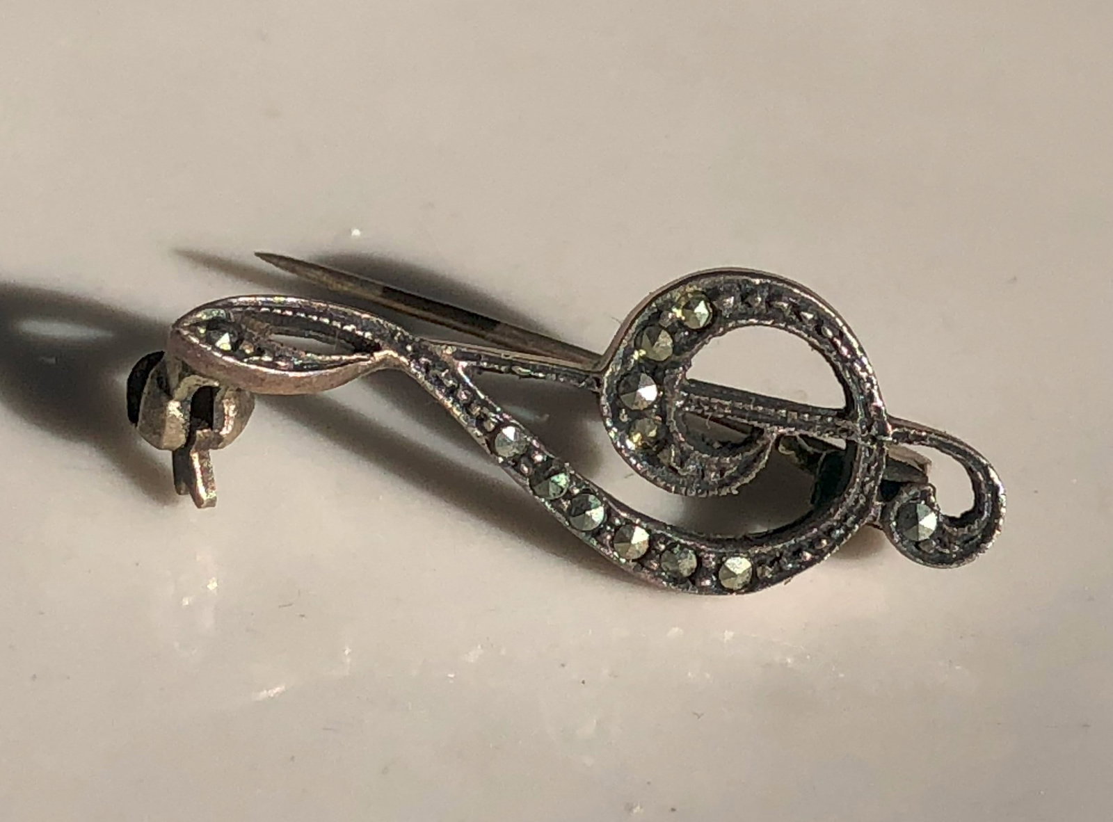Vintage Silver Brooch Pin: Vintage Silver Brooch Pin