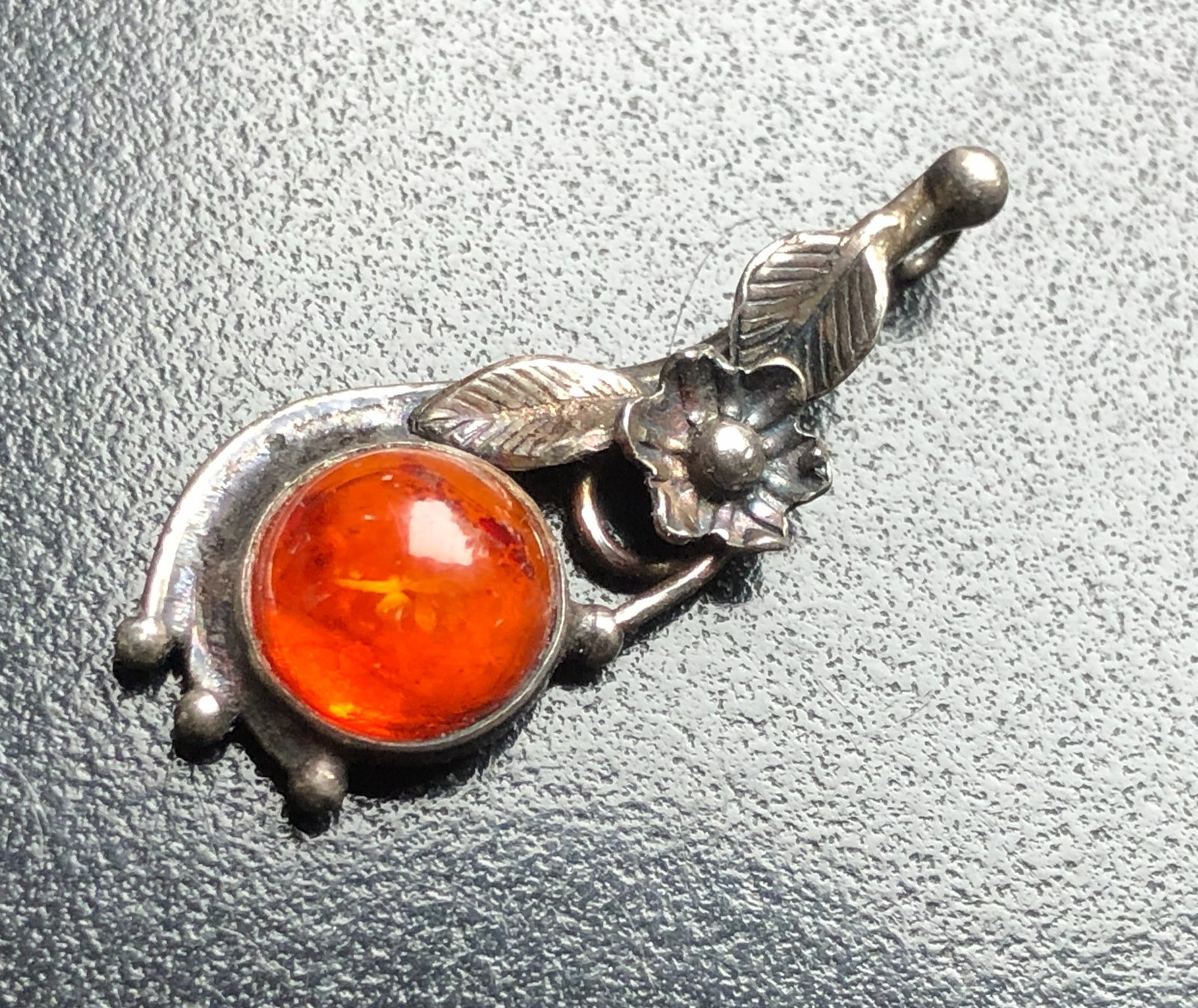 Vintage Silver Amber Pendant: Vintage Silver Amber Pendant