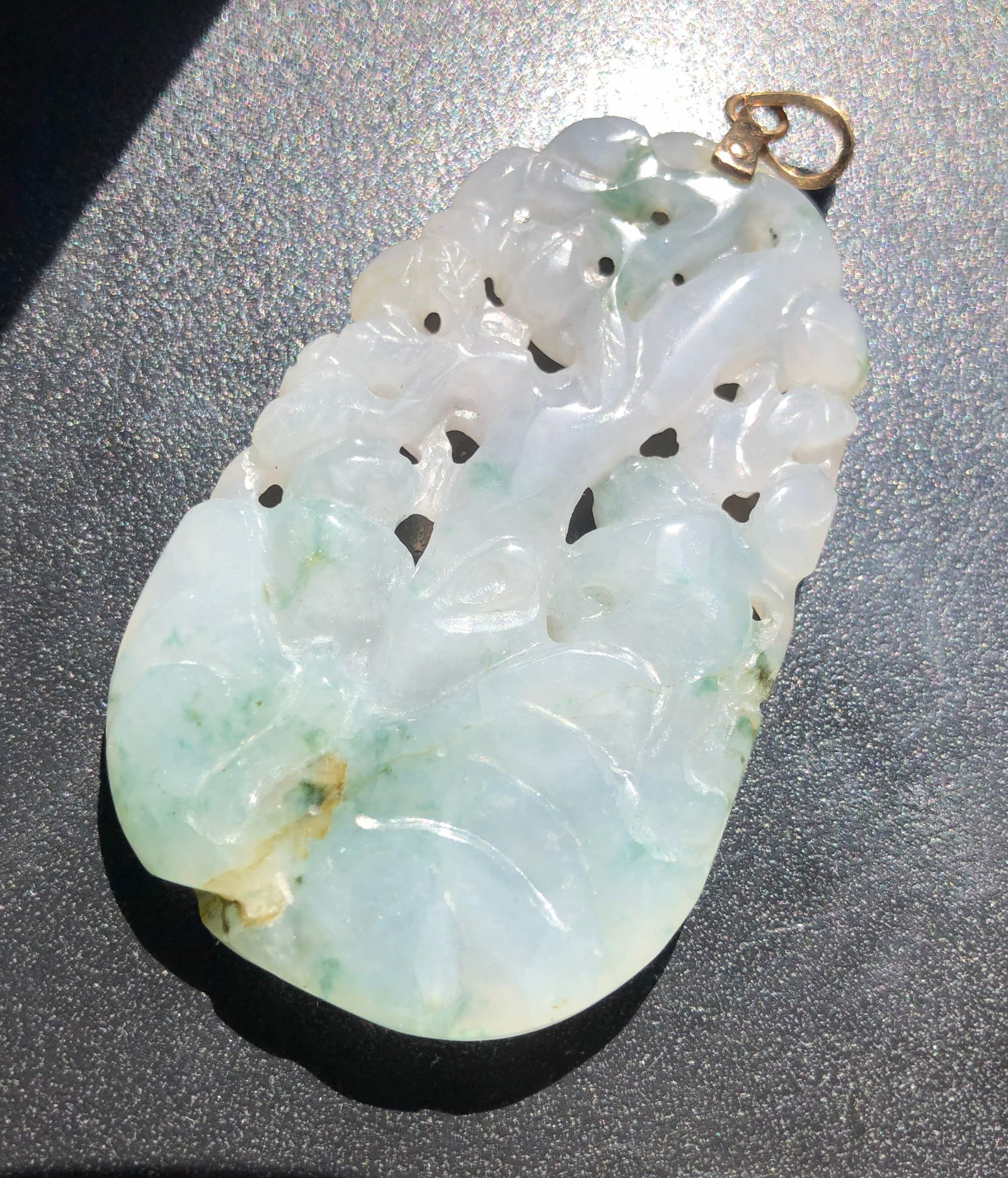 14K Gold Bale Jadeite Pendant: 14K Gold Bale Jadeite Pendant, Size: 1.75"