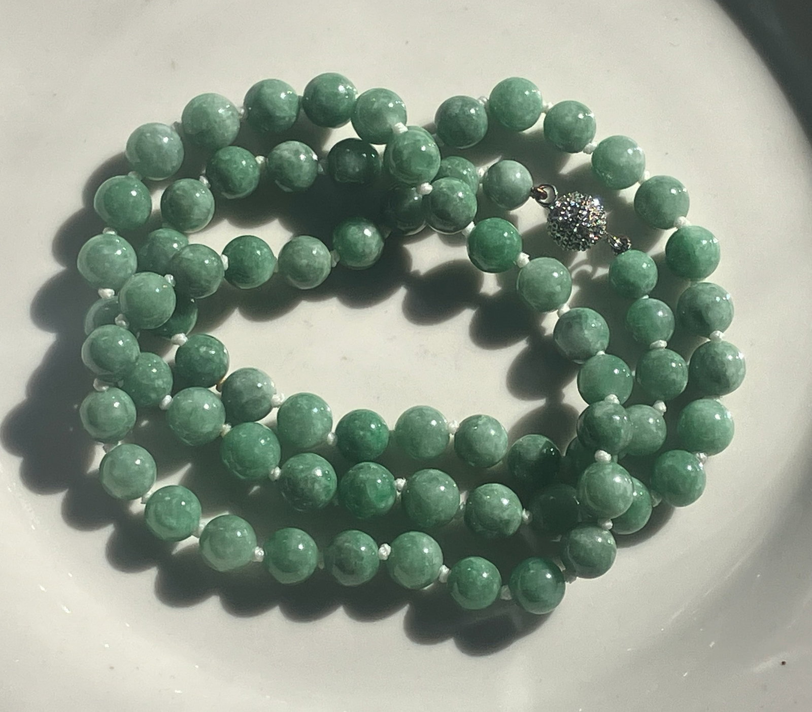 Vintage Jadeite Necklae: Vintage Jadeite Necklae,Length; 30", Size of bead: 8mm