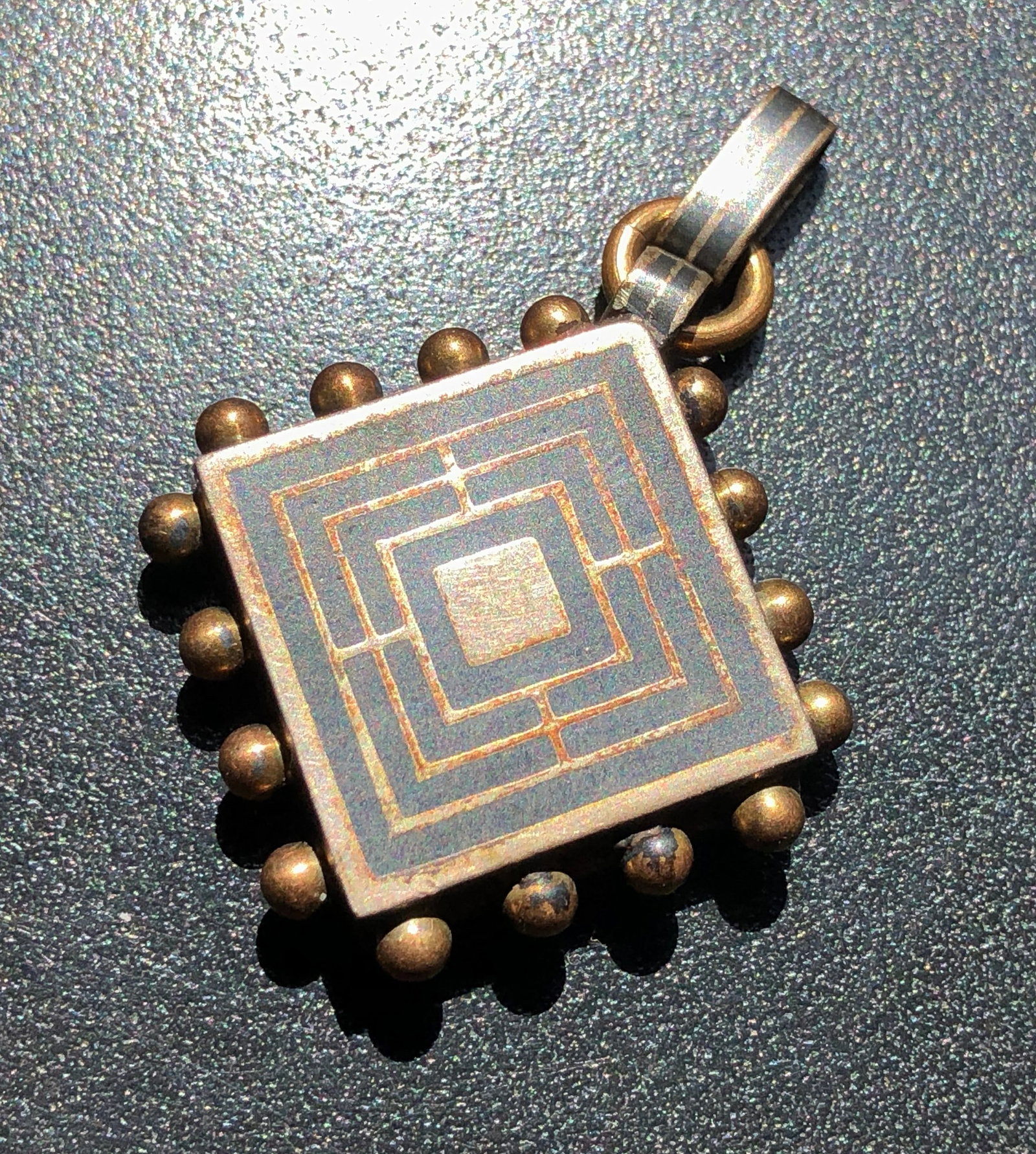 Vintage Silver Pendant: Vintage Silver Pendant