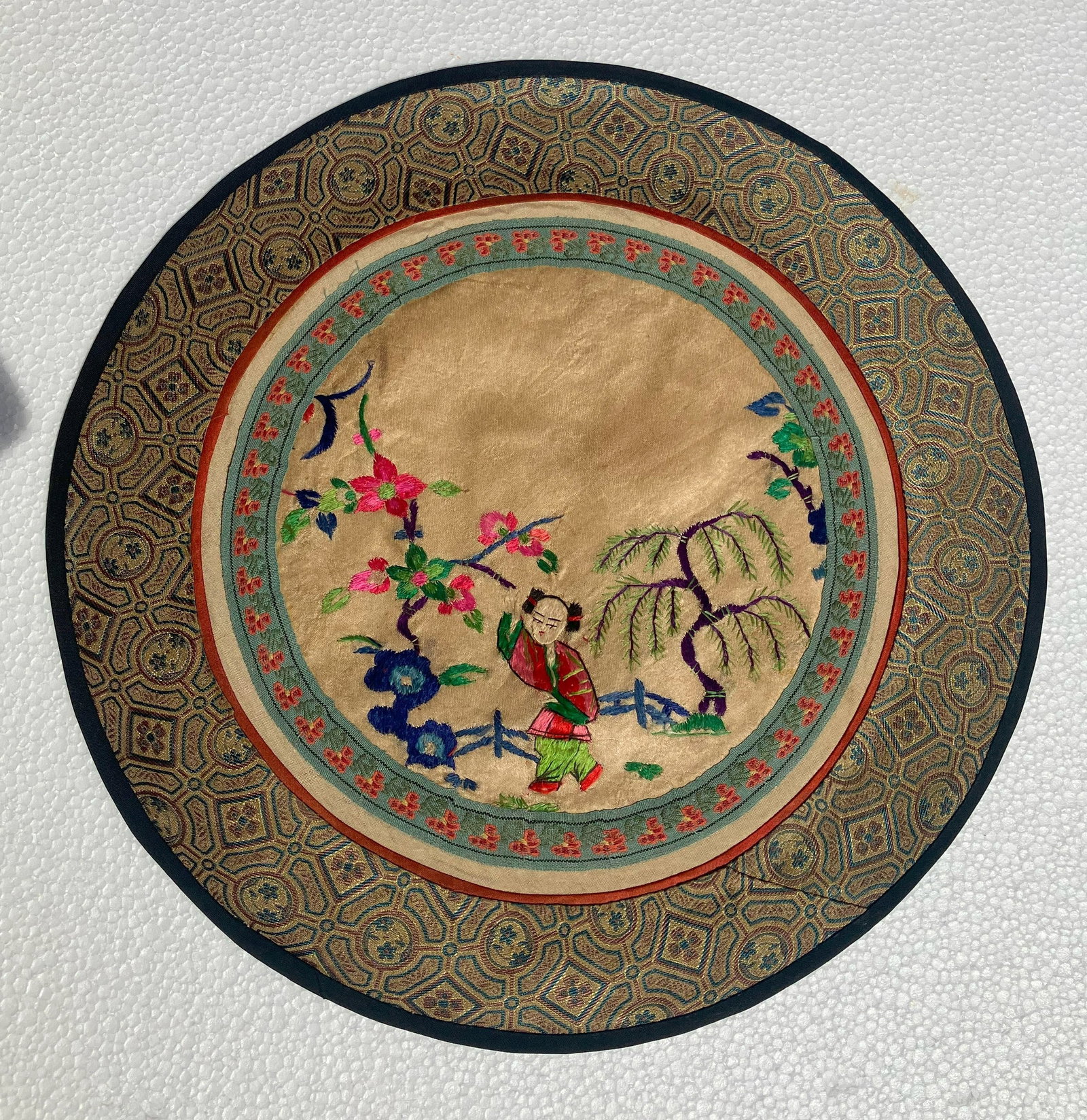 Vintage Embroidery Panel: Vintage Embroidery Panel, Diametyer: 11"