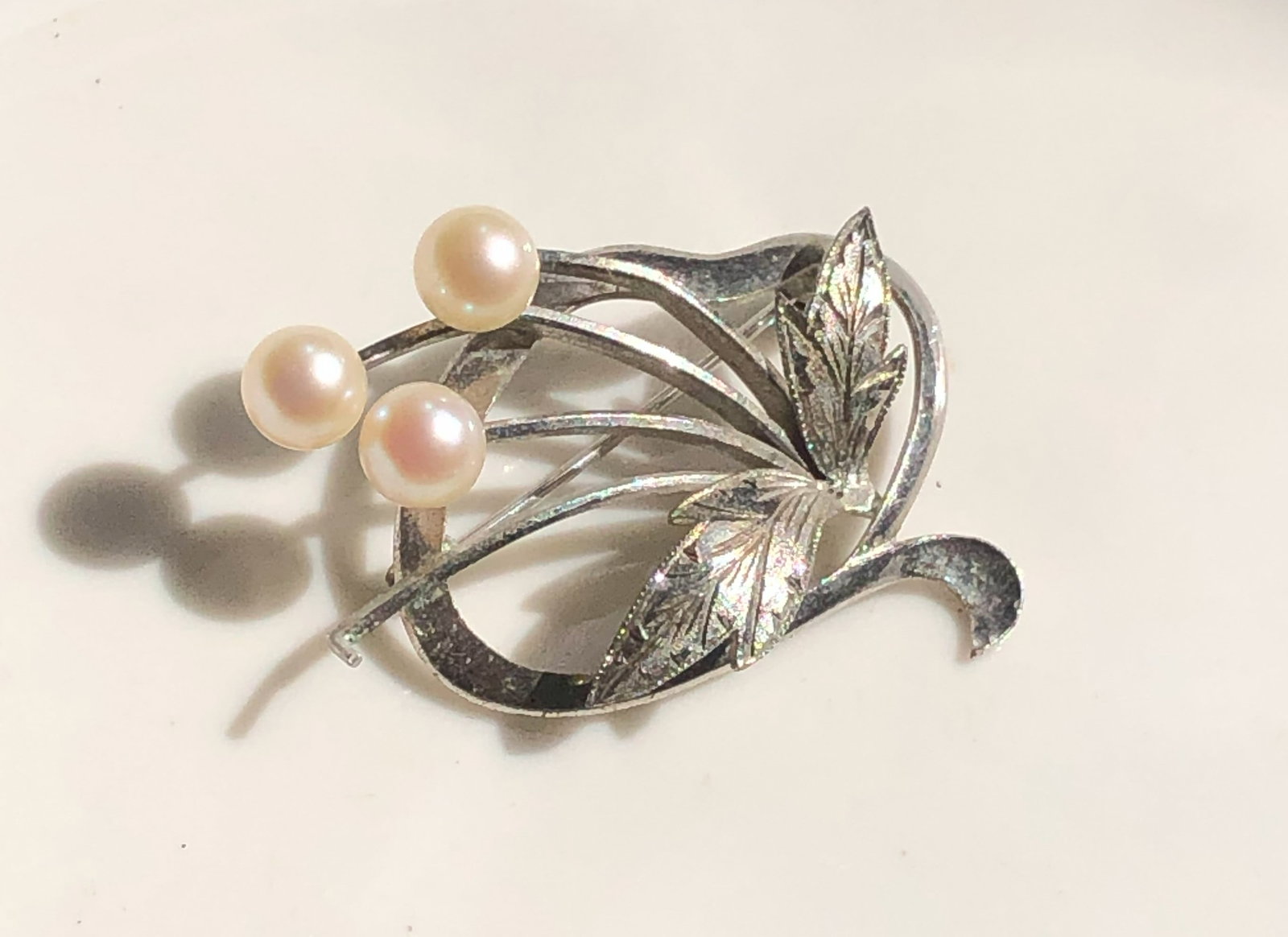 Vintage Pearl Brooch Pin: Vintage Pearl Brooch Pin