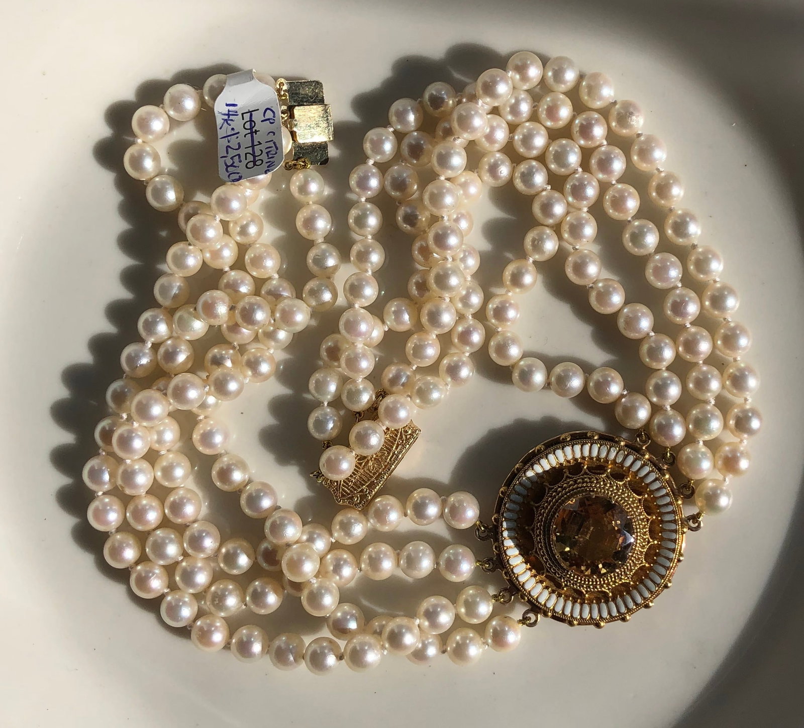 14K Gold Clasp Pearl Necklace: 14K Gold Clasp Pearl Necklace