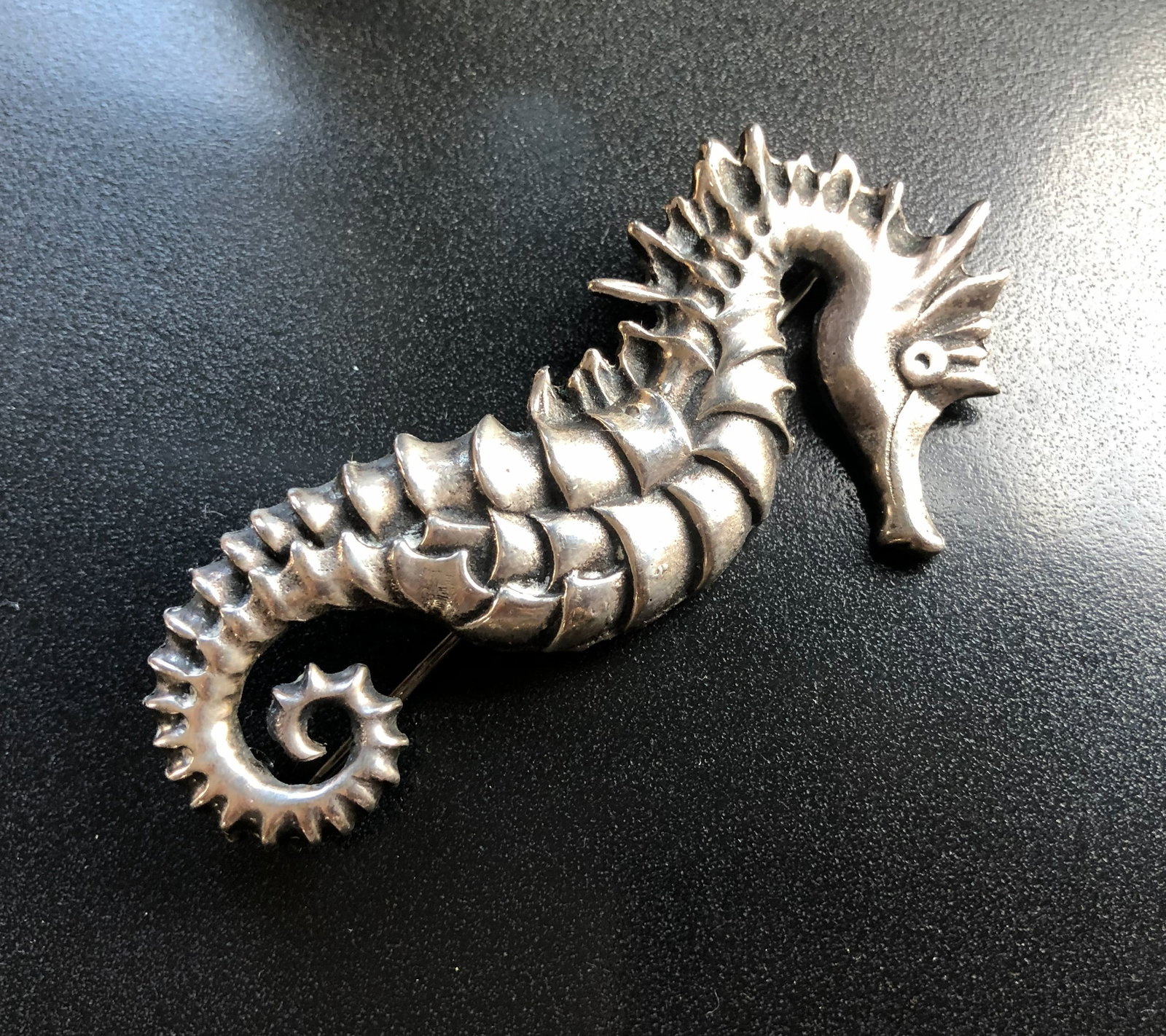 Vintage Silver Brooch Pin: Vintage Silver Brooch Pin, Size: 3", Weight 24g