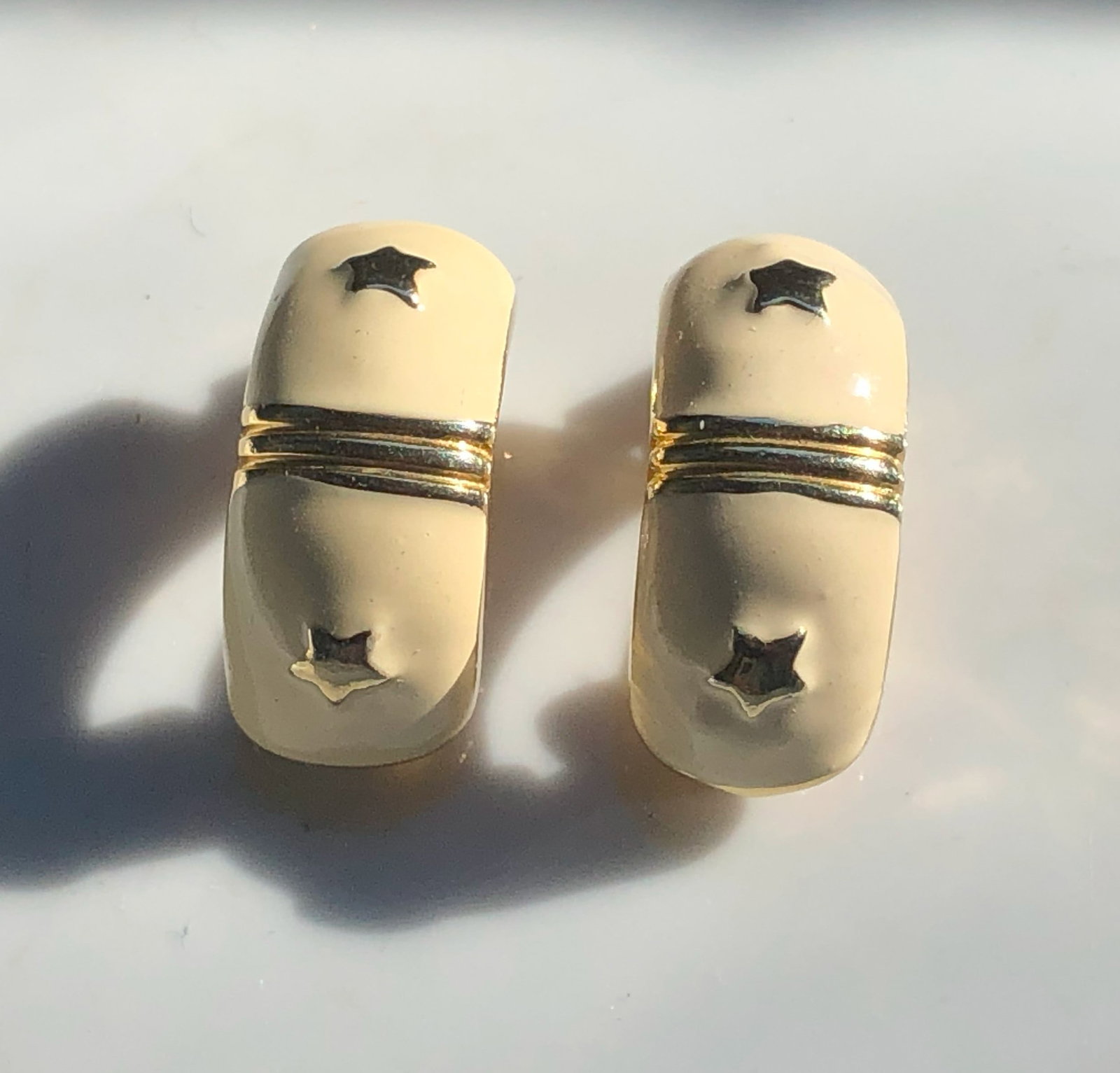 Pair of Earrings: Pair of Earrings