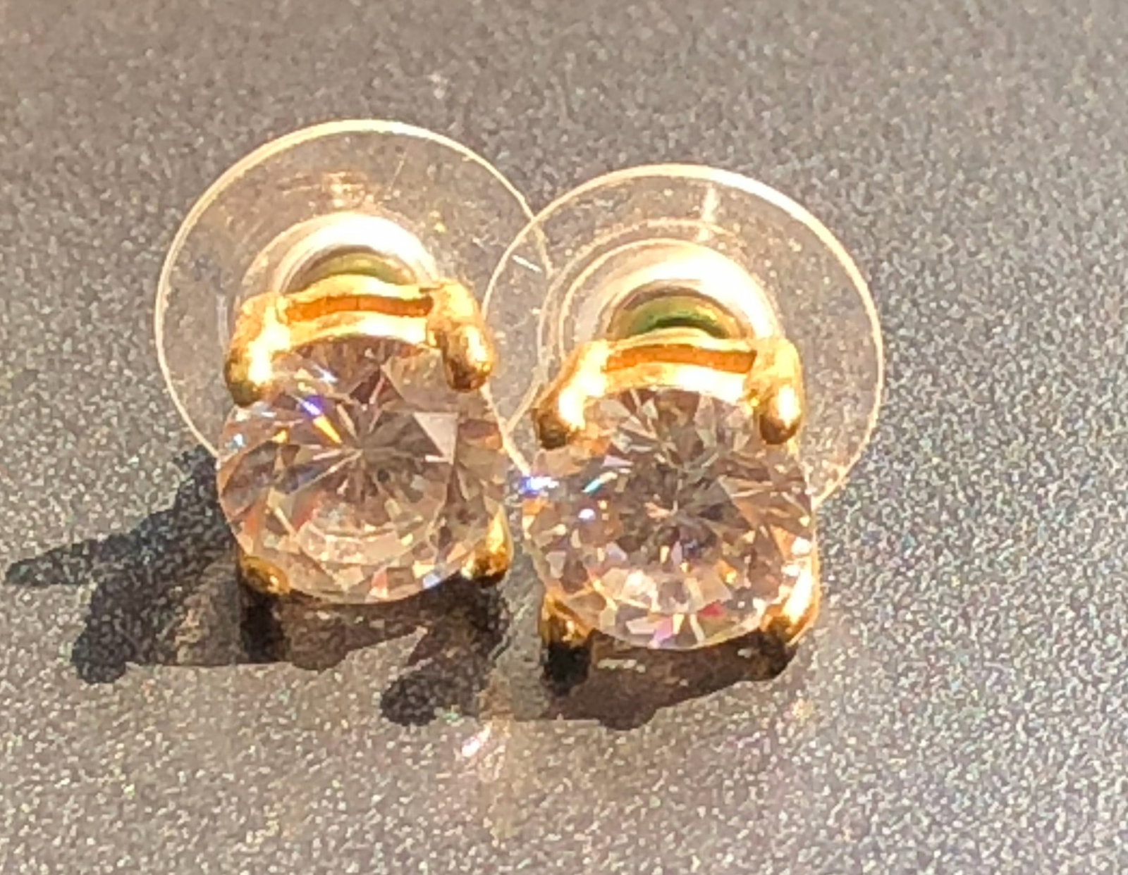 Elegant gold plated stud earrings (1 of 3)