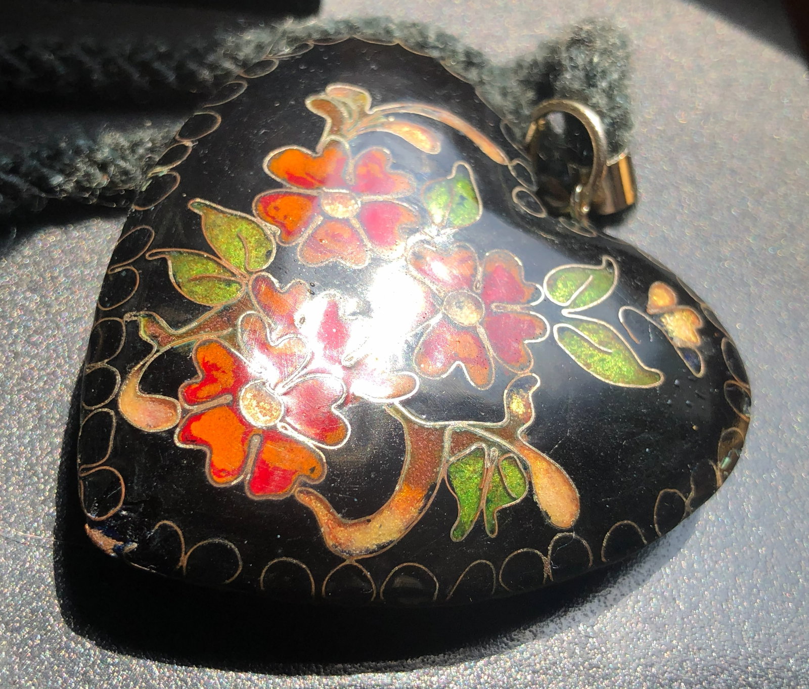 Vintage Cloisonne Pendant: Vintage Cloisonne Pendant , Size: 2.5"