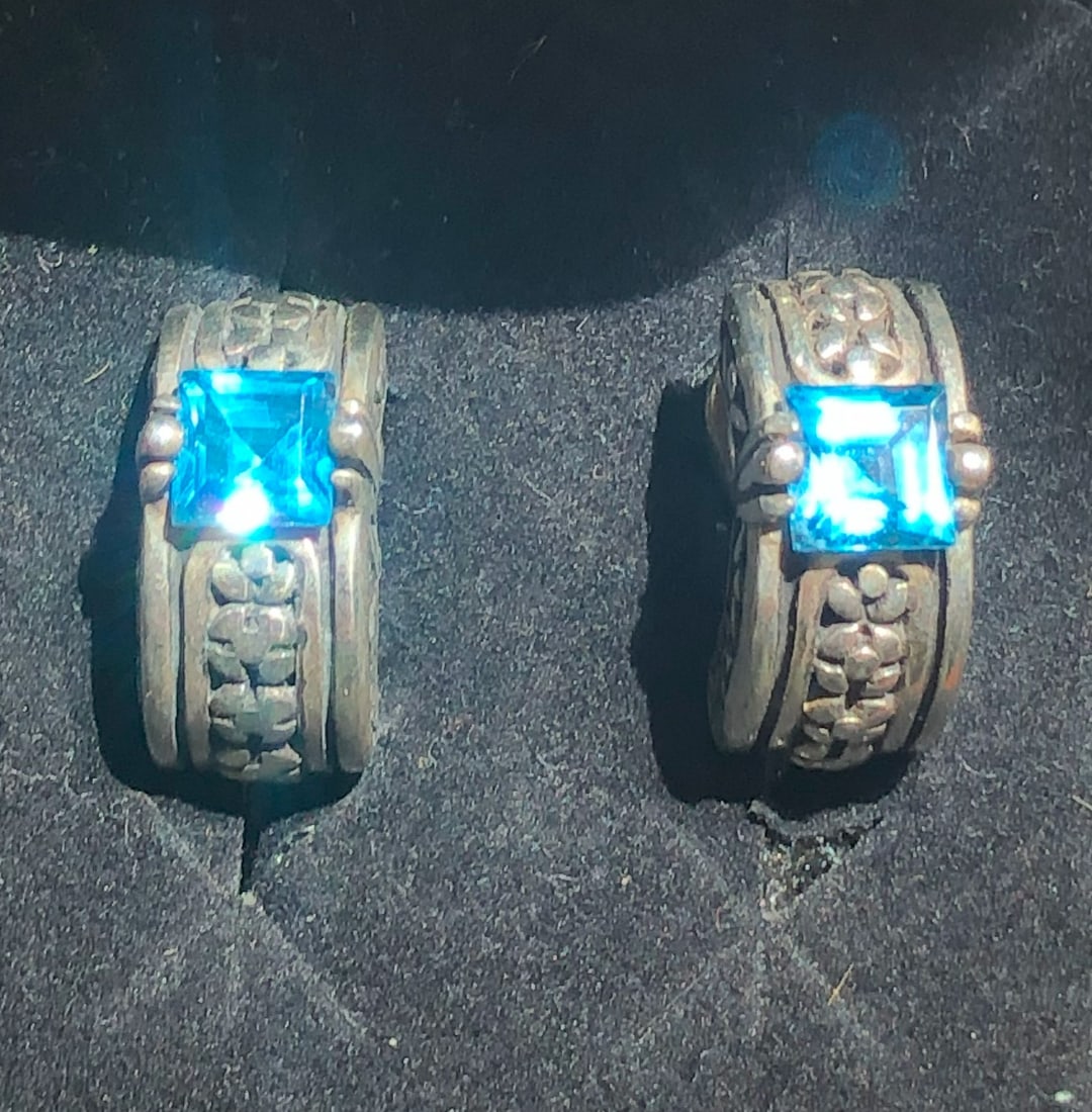 Pair of Silver Earrings: Pair of Silver Earrings