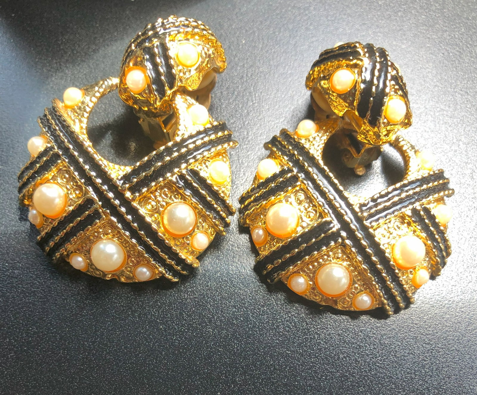 Pair of Earrings: Pair of Earrings