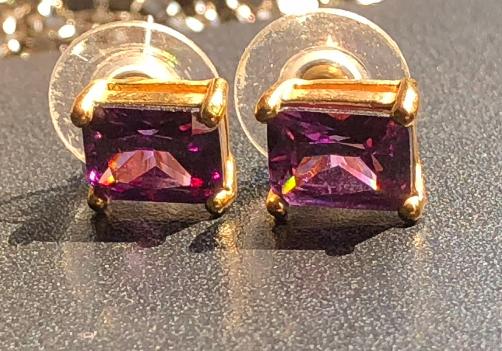 Elegant stud earrings: Elegant stud earrings