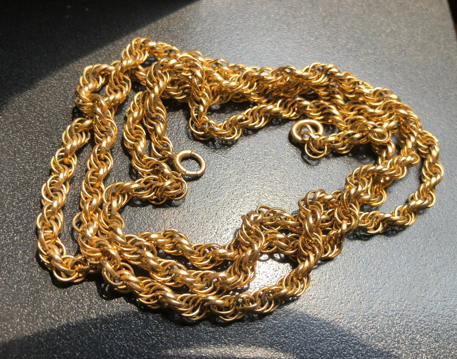 A luxurious gold filled rope chain necklace: A luxurious gold filled rope chain necklace