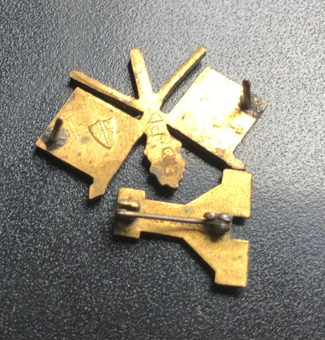 Two Pins - 4