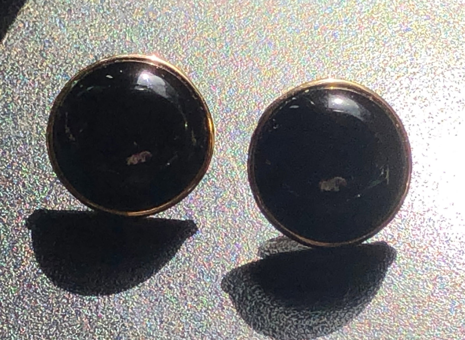 Pair of 14K Gold Earrings: Pair of 14K Gold Earrings